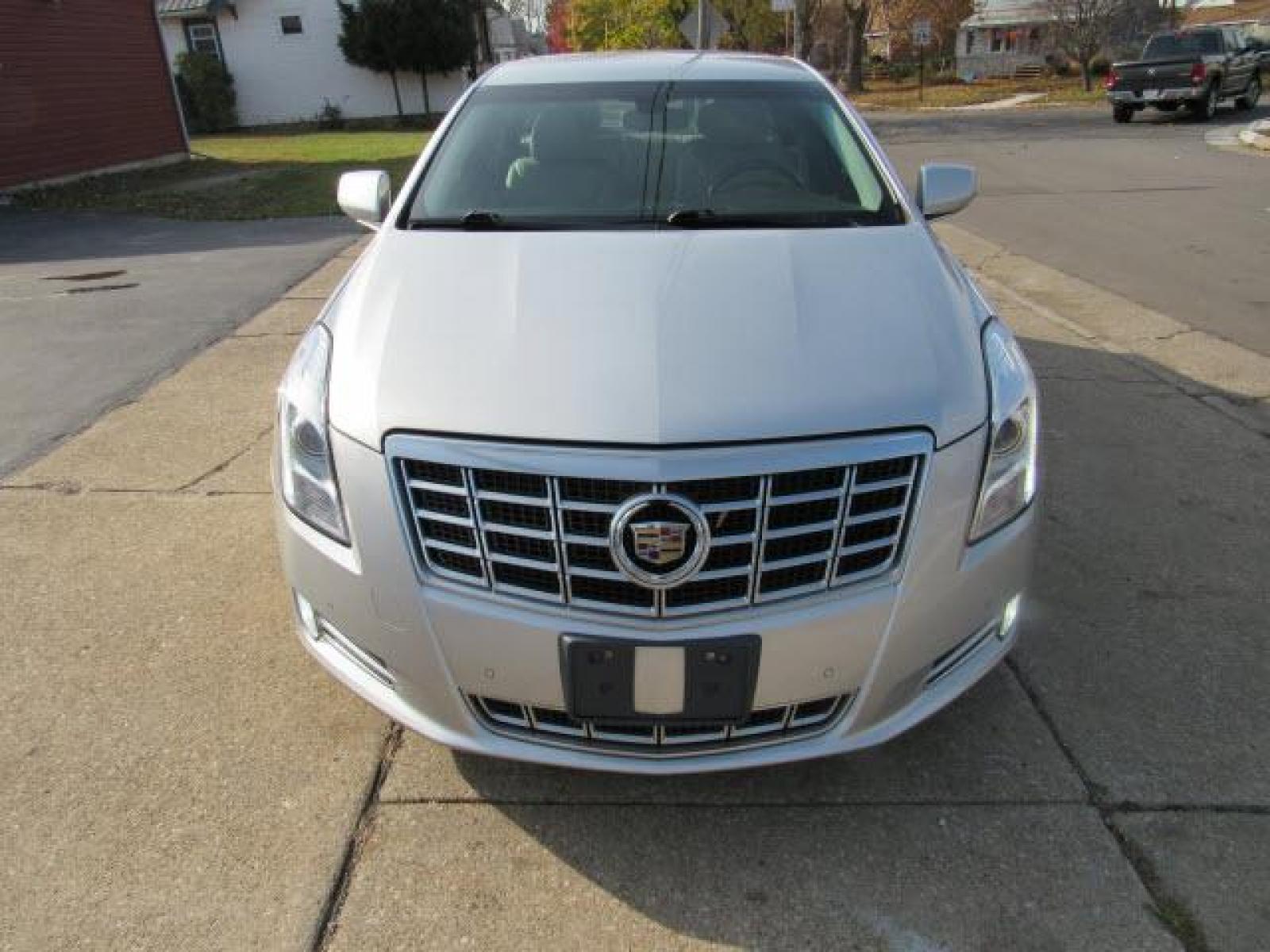 2013 Radiant Silver Metallic Cadillac XTS Luxury Collection AWD (2G61R5S30D9) with an 3.6 6 Cylinder Direct Injection engine, 6-Speed Shiftable Automatic transmission, located at 5505 N. Summit St., Toledo, OH, 43611, (419) 729-2688, 41.654953, -83.530014 - A premium 'turn by turn' navigation system is included. Pack up your clubs AND your buddy's clubs too! Plenty of cargo room for anything you want to take! Extra clean. No rips, no abuse, no cigarette burns. Bring your Digital Music collection to life. This baby is ready to RoCk! Just Plug It In! C - Photo #21