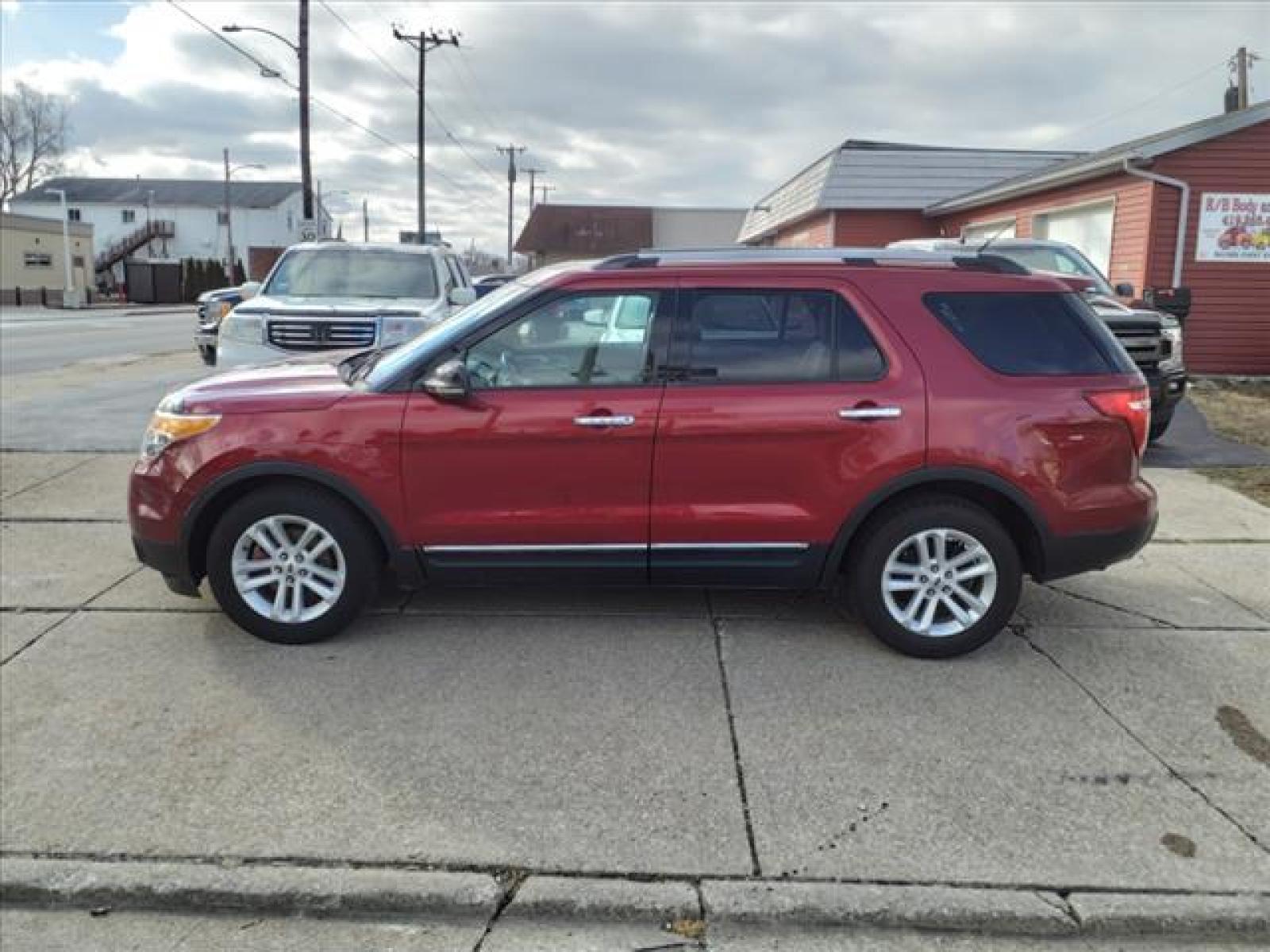 2013 Ruby Red Metallic Tinted Clear Coat Ford Explorer XLT (1FM5K7D92DG) with an 2.0L EcoBoost 2.0L Turbo I4 24 Direct Injection engine, Automatic transmission, located at 5505 N. Summit St., Toledo, OH, 43611, (419) 729-2688, 41.654953, -83.530014 - Photo #20