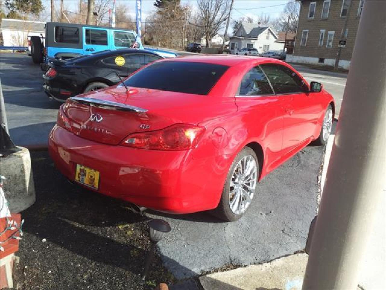 2013 Vibrant Red INFINITI G37 Convertible Sport (JN1CV6FE4DM) with an 3.7L 3.7L V6 325hp 267ft. lbs. Sequential Multiport Fuel Injection engine, 6-Speed Manual transmission, located at 5505 N. Summit St., Toledo, OH, 43611, (419) 729-2688, 41.654953, -83.530014 - Photo #21