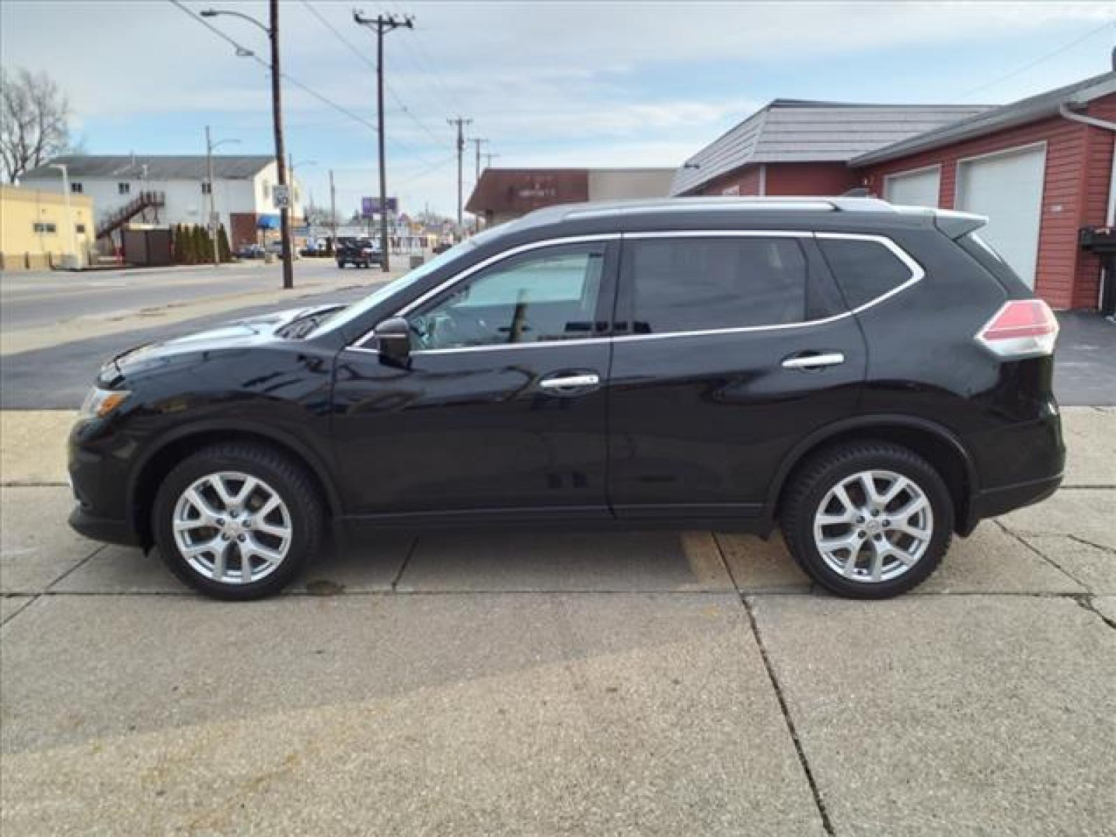 2015 Super Black Nissan Rogue SL (5N1AT2MV8FC) with an 2.5L 2.5L I4 170hp 175ft. lbs. Sequential Multiport Fuel Injection engine, CVT transmission, located at 5505 N. Summit St., Toledo, OH, 43611, (419) 729-2688, 41.654953, -83.530014 - Photo #24