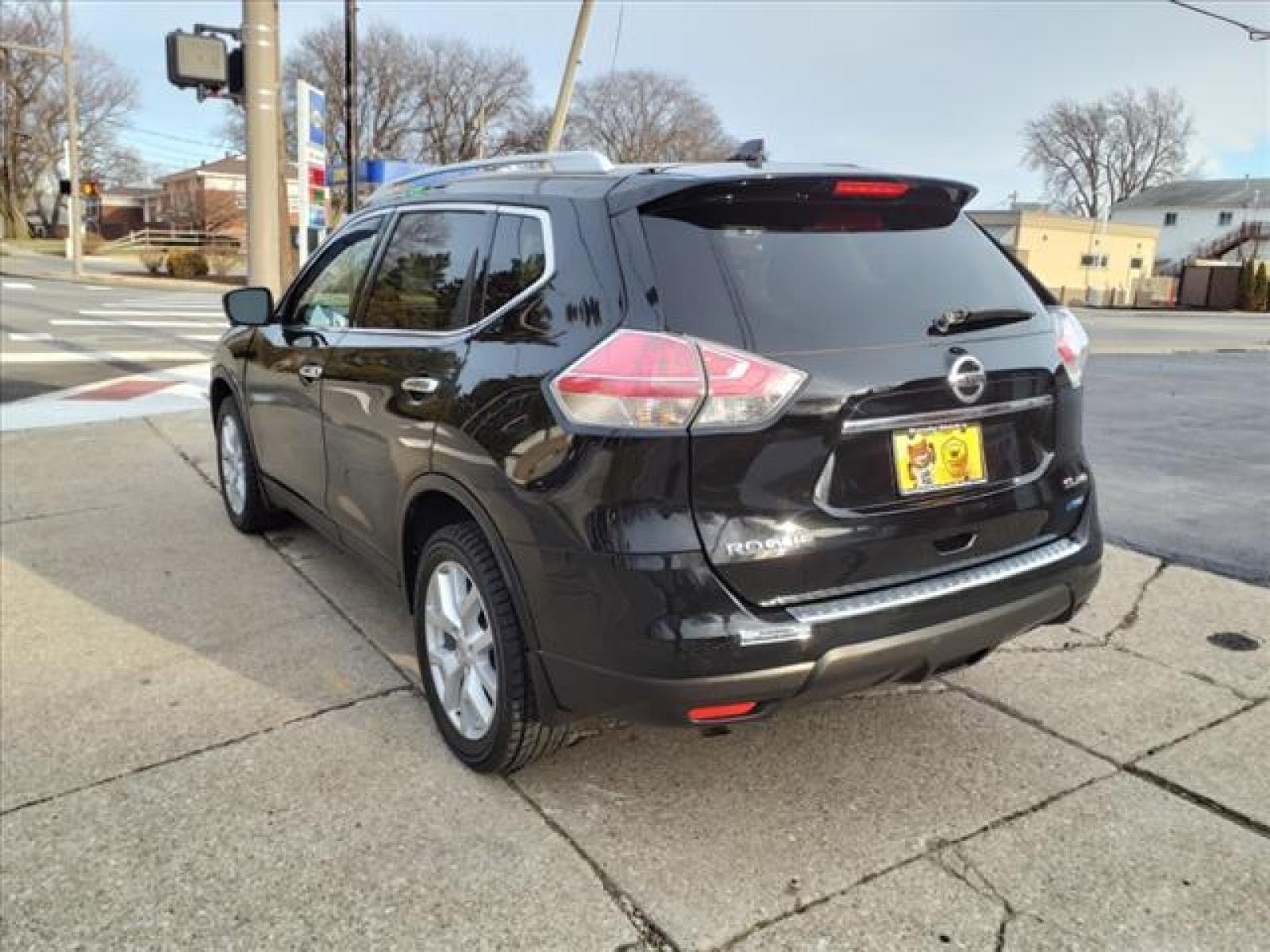 2015 Super Black Nissan Rogue SL (5N1AT2MV8FC) with an 2.5L 2.5L I4 170hp 175ft. lbs. Sequential Multiport Fuel Injection engine, CVT transmission, located at 5505 N. Summit St., Toledo, OH, 43611, (419) 729-2688, 41.654953, -83.530014 - Photo #25