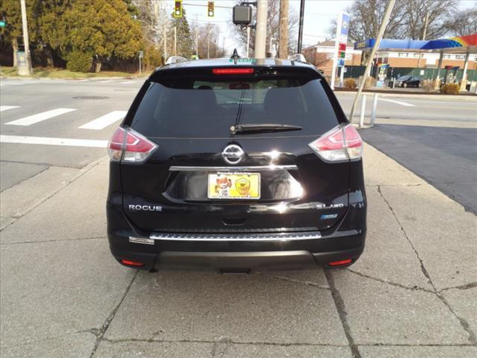 2015 Super Black Nissan Rogue SL (5N1AT2MV8FC) with an 2.5L 2.5L I4 170hp 175ft. lbs. Sequential Multiport Fuel Injection engine, CVT transmission, located at 5505 N. Summit St., Toledo, OH, 43611, (419) 729-2688, 41.654953, -83.530014 - Photo #27