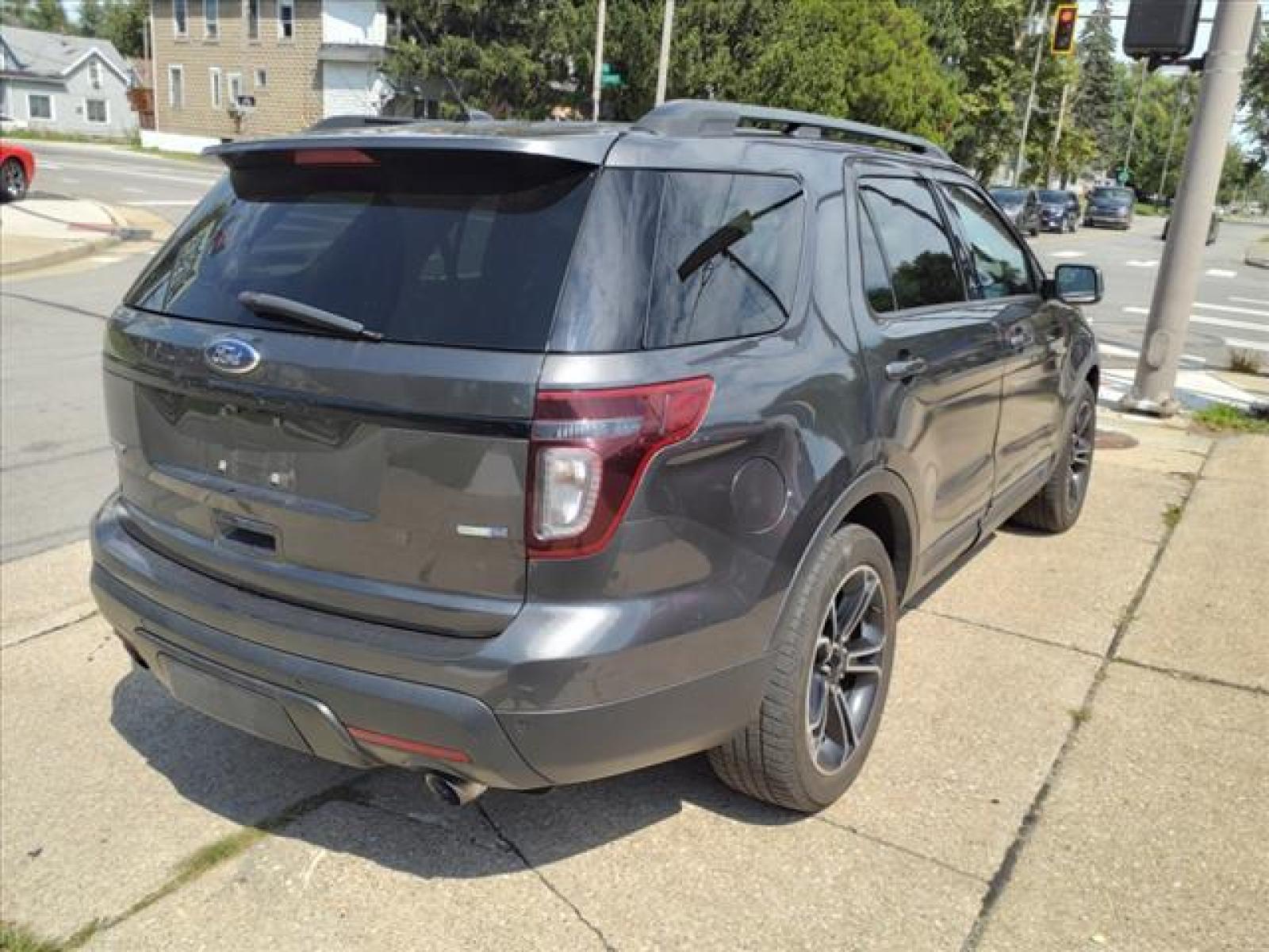 2015 Magnetic Metallic Ford Explorer Sport (1FM5K8GT6FG) with an 3.5L EcoBoost 3.5L Twin Turbo Direct Injection engine, 6-Speed Shiftable Automatic transmission, located at 5505 N. Summit St., Toledo, OH, 43611, (419) 729-2688, 41.654953, -83.530014 - Photo #24
