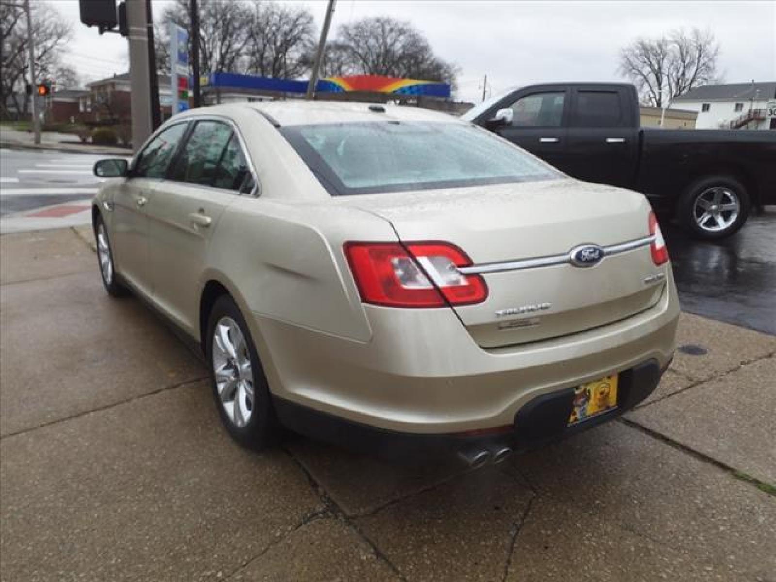 2011 Gold Leaf Metallic Ford Taurus SEL (1FAHP2HW2BG) with an 3.5L 3.5L V6 263hp 249ft. lbs. Sequential Multiport Fuel Injection engine, 6-Speed Shiftable Automatic transmission, located at 5505 N. Summit St., Toledo, OH, 43611, (419) 729-2688, 41.654953, -83.530014 - Photo #19