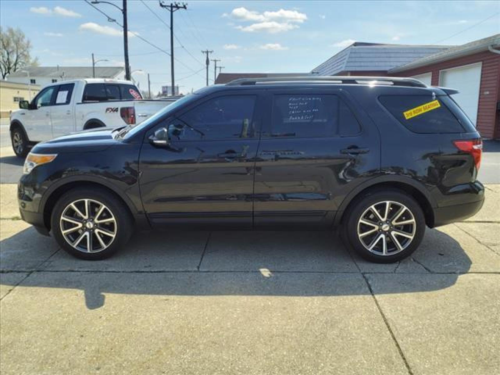 2015 Tuxedo Black Metallic Ford Explorer XLT (1FM5K8D83FG) with an 3.5L 3.5L V6 290hp 255ft. lbs. Sequential Multiport Fuel Injection engine, 6-Speed Shiftable Automatic transmission, located at 5505 N. Summit St., Toledo, OH, 43611, (419) 729-2688, 41.654953, -83.530014 - Photo #20