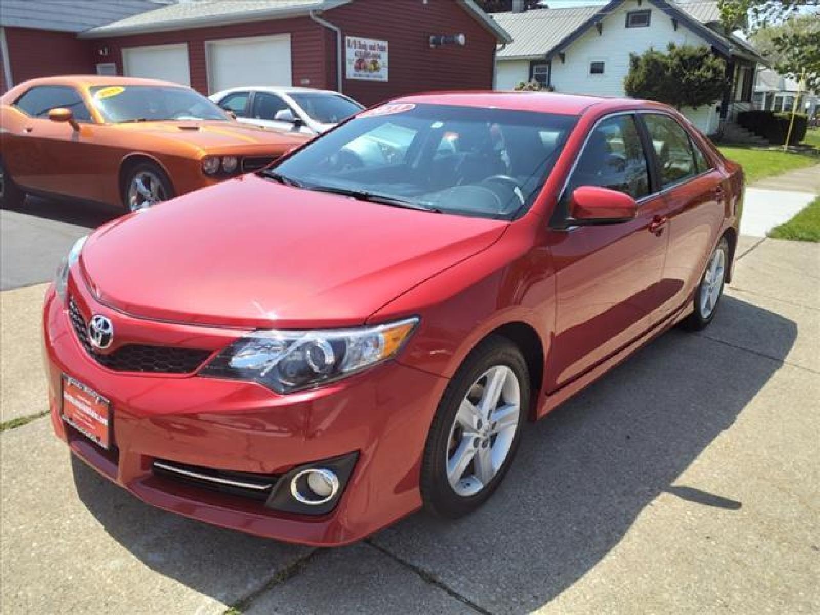 2013 Barcelona Red Metallic Toyota Camry SE (4T1BF1FK8DU) with an 2.5L 2.5L I4 178hp 170ft. lbs. Sequential Multiport Fuel Injection engine, 6-Speed Shiftable Automatic transmission, located at 5505 N. Summit St., Toledo, OH, 43611, (419) 729-2688, 41.654953, -83.530014 - Photo #16