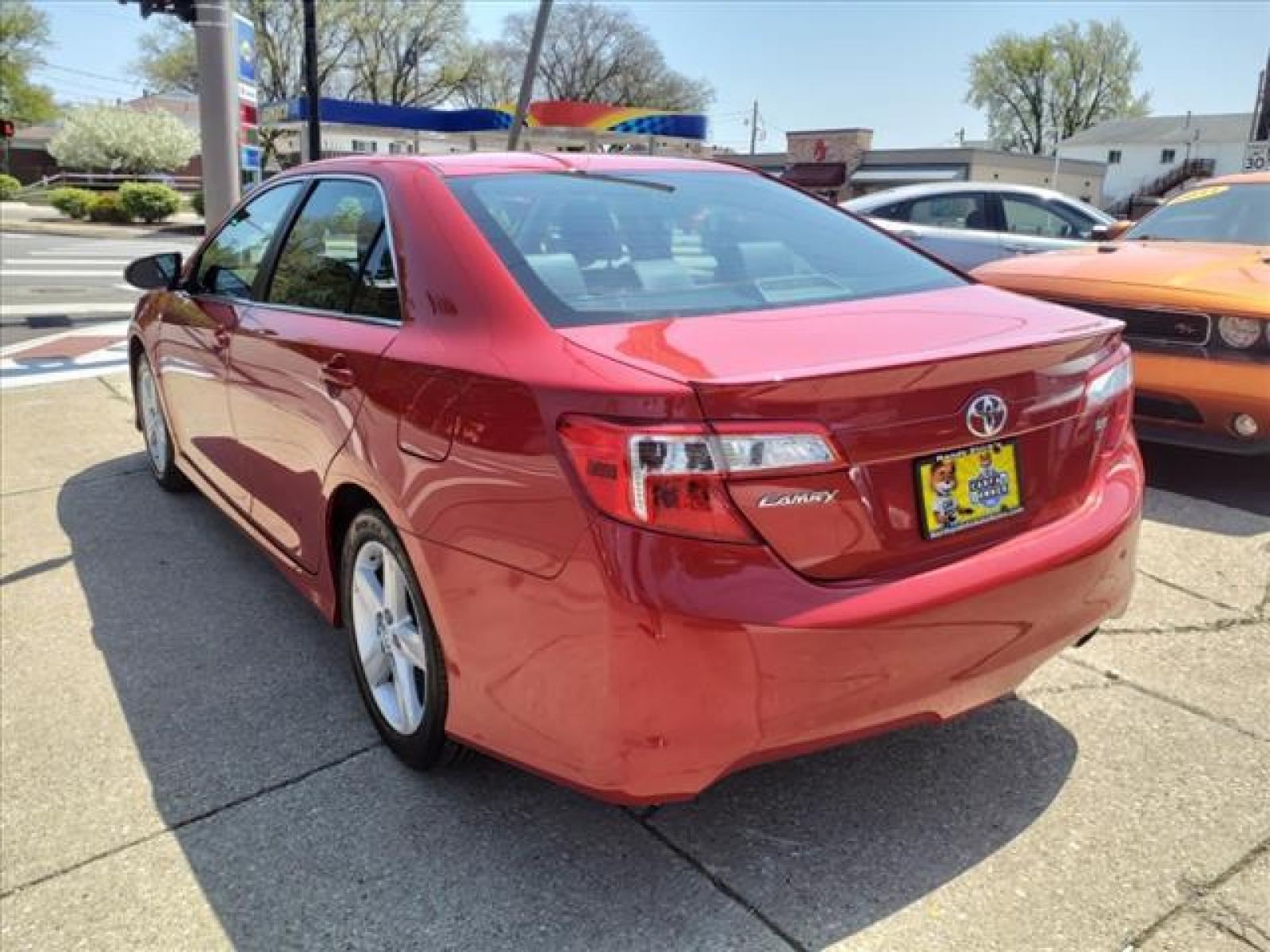 2013 Barcelona Red Metallic Toyota Camry SE (4T1BF1FK8DU) with an 2.5L 2.5L I4 178hp 170ft. lbs. Sequential Multiport Fuel Injection engine, 6-Speed Shiftable Automatic transmission, located at 5505 N. Summit St., Toledo, OH, 43611, (419) 729-2688, 41.654953, -83.530014 - Photo #18