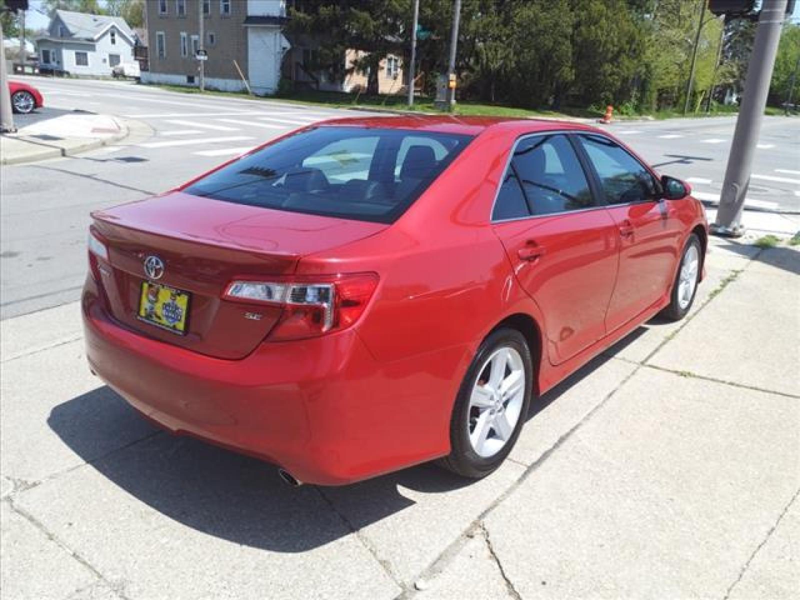 2013 Barcelona Red Metallic Toyota Camry SE (4T1BF1FK8DU) with an 2.5L 2.5L I4 178hp 170ft. lbs. Sequential Multiport Fuel Injection engine, 6-Speed Shiftable Automatic transmission, located at 5505 N. Summit St., Toledo, OH, 43611, (419) 729-2688, 41.654953, -83.530014 - Photo #20
