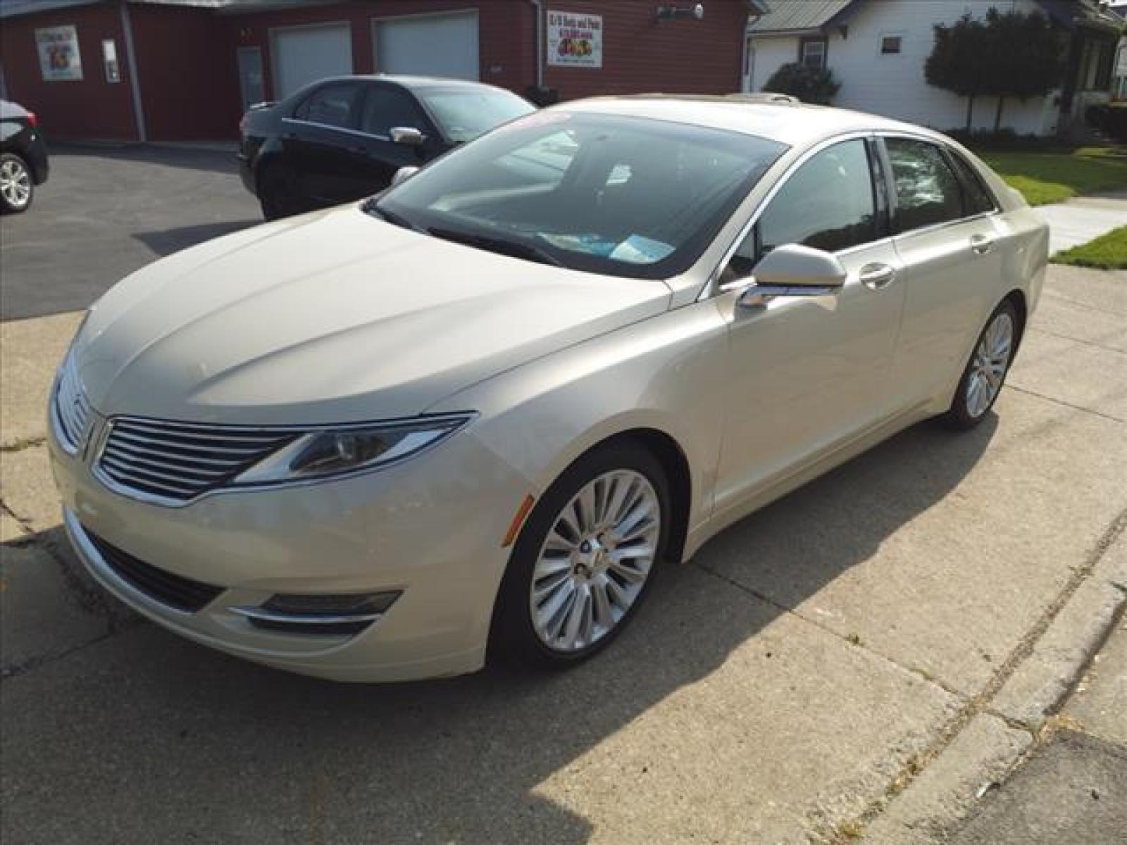 2014 Platinum Dune Metallic Tri-Coat Lincoln MKZ Base (3LN6L2J95ER) with an 2.0L EcoBoost 2.0L Turbo I4 24 Direct Injection engine, 6-Speed Shiftable Automatic transmission, located at 5505 N. Summit St., Toledo, OH, 43611, (419) 729-2688, 41.654953, -83.530014 - Photo #18