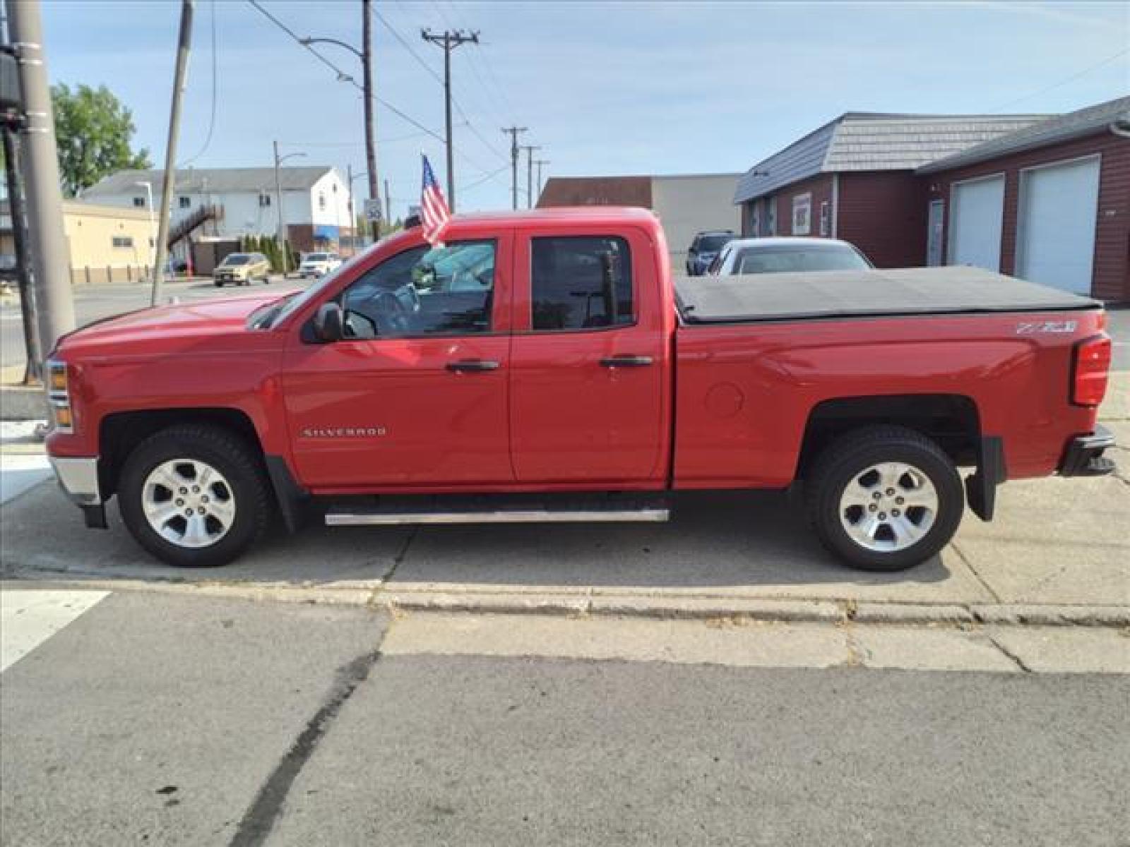 2014 Victory Red Chevrolet Silverado 1500 LT Z71 (1GCVKREH3EZ) with an 4.3L EcoTec3 4.3L Flex Fuel V6 Direct Injection engine, 6-Speed Shiftable Automatic w/Overdrive transmission, located at 5505 N. Summit St., Toledo, OH, 43611, (419) 729-2688, 41.654953, -83.530014 - Photo #18