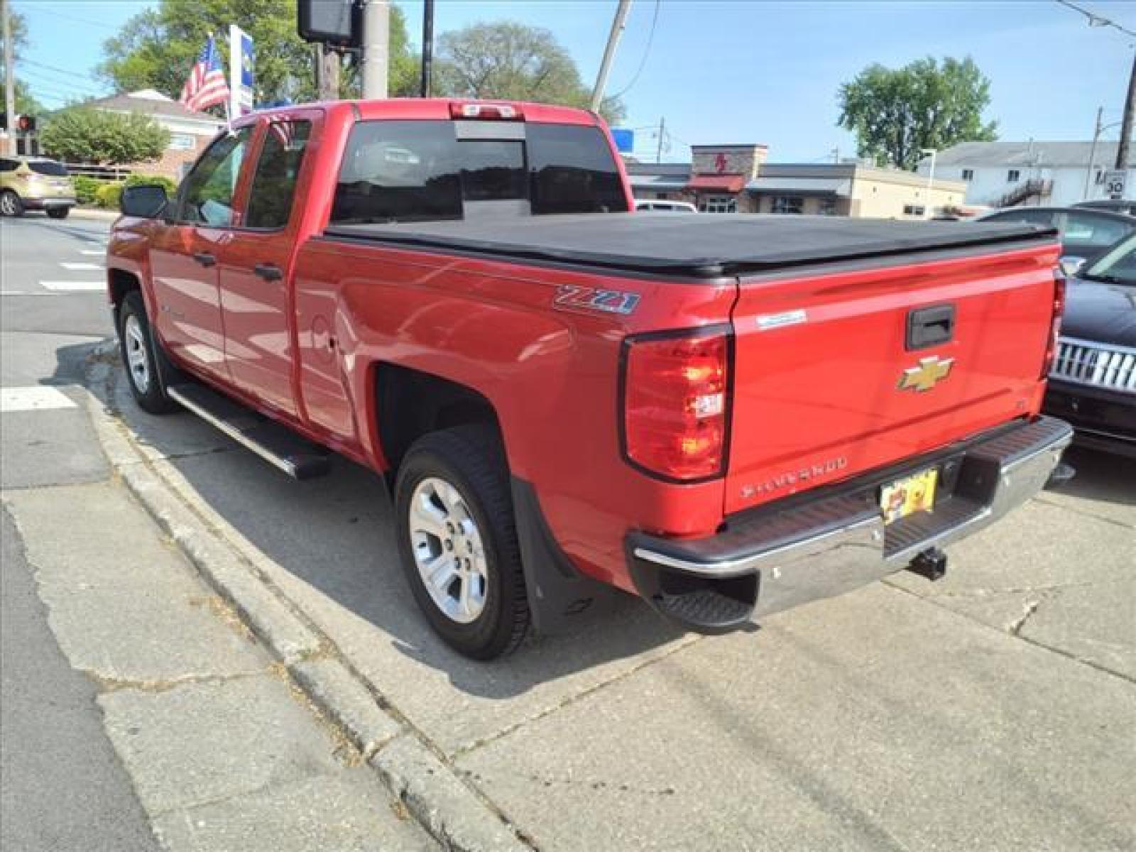 2014 Victory Red Chevrolet Silverado 1500 LT Z71 (1GCVKREH3EZ) with an 4.3L EcoTec3 4.3L Flex Fuel V6 Direct Injection engine, 6-Speed Shiftable Automatic w/Overdrive transmission, located at 5505 N. Summit St., Toledo, OH, 43611, (419) 729-2688, 41.654953, -83.530014 - Photo #19