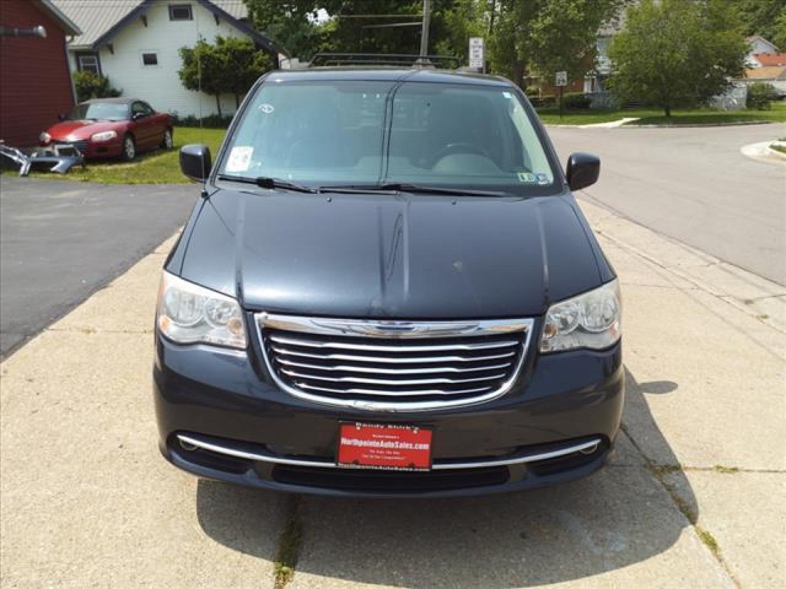 2014 Maximum Steel Metallic Clear Coat Chrysler Town and Country Touring (2C4RC1BGXER) with an 3.6L Pentastar 3.6L Flex Fuel Sequential Multiport Fuel Injection engine, 6-Speed Shiftable Automatic transmission, located at 5505 N. Summit St., Toledo, OH, 43611, (419) 729-2688, 41.654953, -83.530014 - Photo #17
