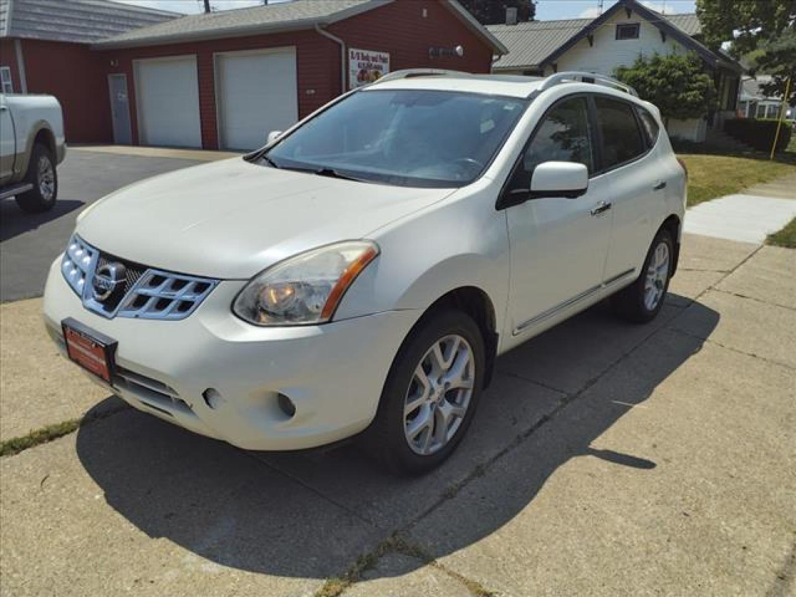 2013 Pearl White Nissan Rogue SV w/SL Package (JN8AS5MV2DW) with an 2.5L 2.5L I4 170hp 175ft. lbs. Sequential Multiport Fuel Injection engine, CVT transmission, located at 5505 N. Summit St., Toledo, OH, 43611, (419) 729-2688, 41.654953, -83.530014 - Photo #20