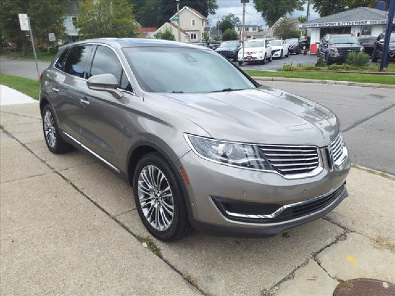 2016 Platinum Dune Metallic Tri-Coat Lincoln MKX Reserve (2LMTJ6LR1GB) with an 3.7L 3.7L V6 300hp 280ft. lbs. Sequential Multiport Fuel Injection engine, 6-Speed Shiftable Automatic transmission, located at 5505 N. Summit St., Toledo, OH, 43611, (419) 729-2688, 41.654953, -83.530014 - Photo #17
