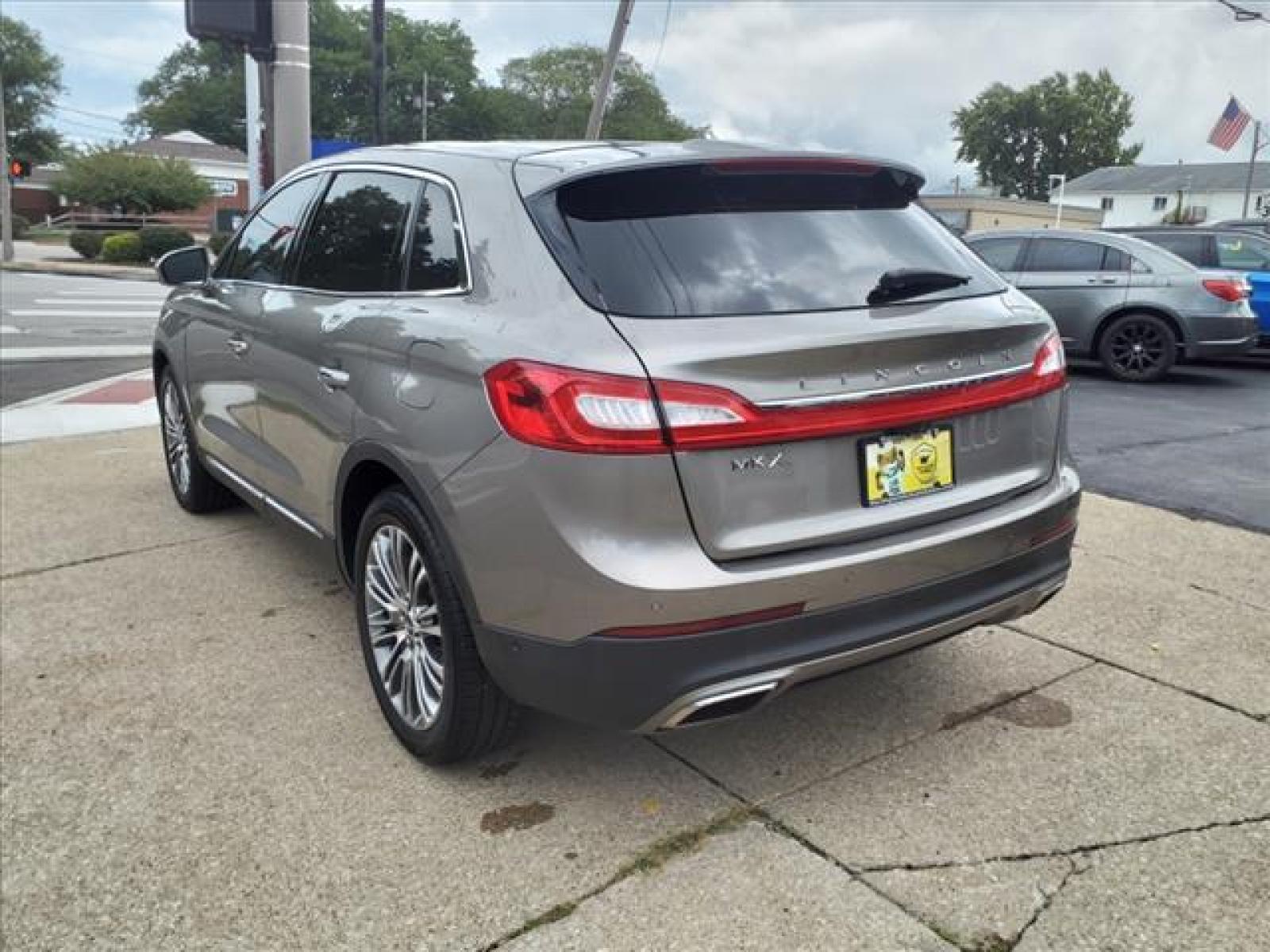 2016 Platinum Dune Metallic Tri-Coat Lincoln MKX Reserve (2LMTJ6LR1GB) with an 3.7L 3.7L V6 300hp 280ft. lbs. Sequential Multiport Fuel Injection engine, 6-Speed Shiftable Automatic transmission, located at 5505 N. Summit St., Toledo, OH, 43611, (419) 729-2688, 41.654953, -83.530014 - Photo #21