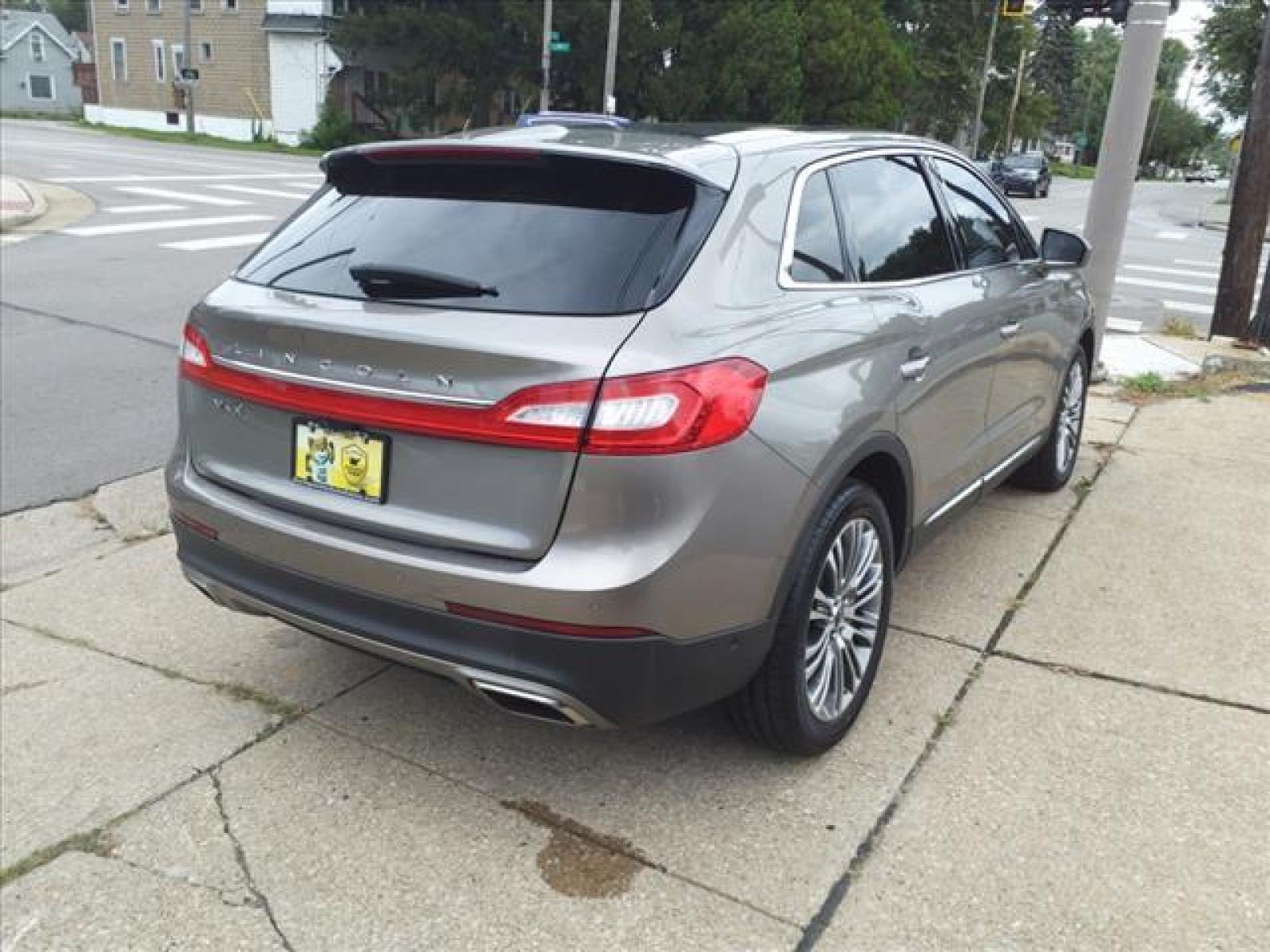 2016 Platinum Dune Metallic Tri-Coat Lincoln MKX Reserve (2LMTJ6LR1GB) with an 3.7L 3.7L V6 300hp 280ft. lbs. Sequential Multiport Fuel Injection engine, 6-Speed Shiftable Automatic transmission, located at 5505 N. Summit St., Toledo, OH, 43611, (419) 729-2688, 41.654953, -83.530014 - Photo #23