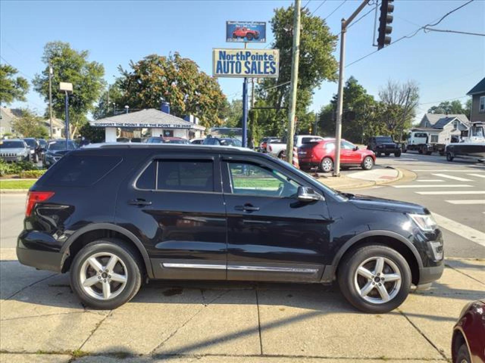 2016 Shadow Black Ford Explorer XLT (1FM5K8D89GG) with an 3.5L 3.5L V6 290hp 255ft. lbs. Sequential Multiport Fuel Injection engine, 6-Speed Shiftable Automatic transmission, located at 5505 N. Summit St., Toledo, OH, 43611, (419) 729-2688, 41.654953, -83.530014 - Photo #0