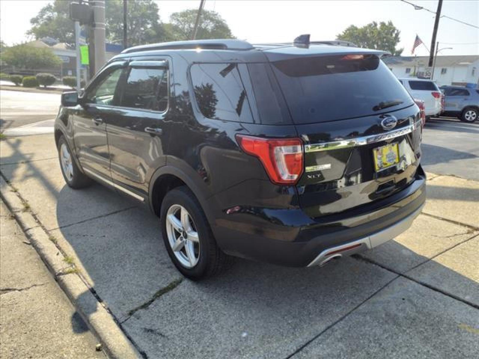 2016 Shadow Black Ford Explorer XLT (1FM5K8D89GG) with an 3.5L 3.5L V6 290hp 255ft. lbs. Sequential Multiport Fuel Injection engine, 6-Speed Shiftable Automatic transmission, located at 5505 N. Summit St., Toledo, OH, 43611, (419) 729-2688, 41.654953, -83.530014 - Photo #22