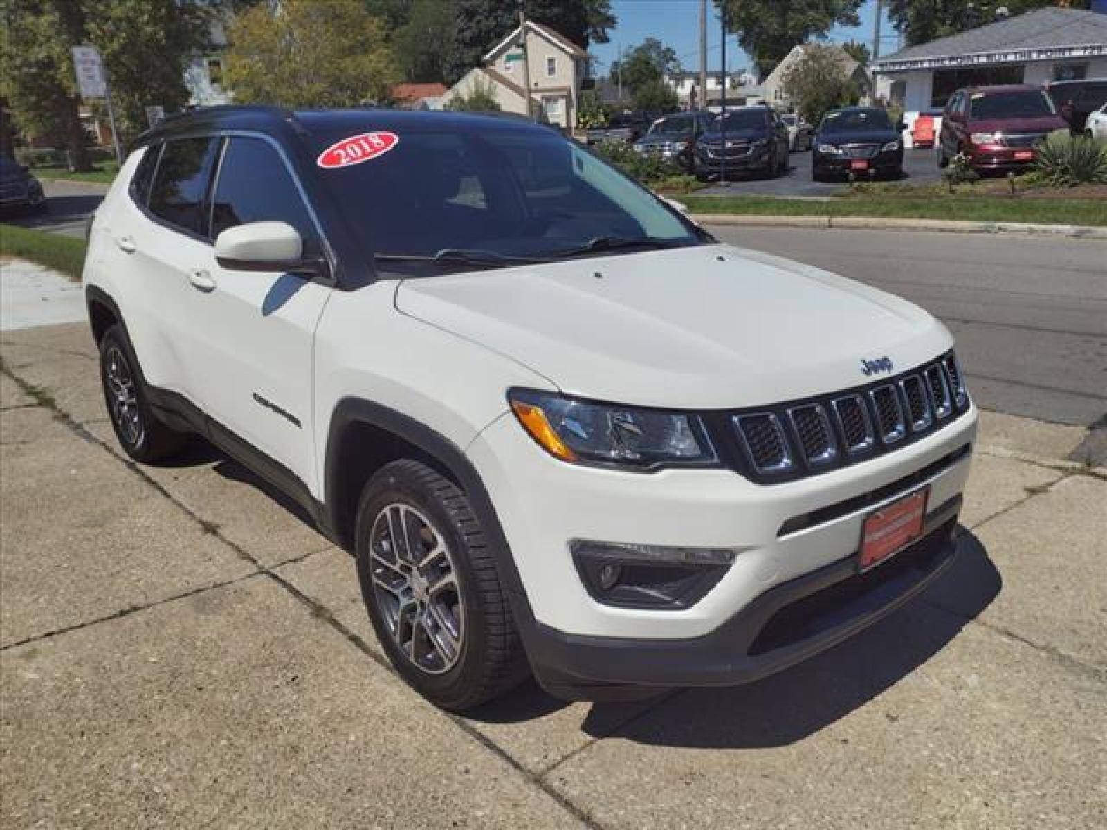 2018 White Clear Coat Jeep Compass Latitude (3C4NJDBB9JT) with an 2.4L Tigershark 2.4L I4 180hp Sequential Multiport Fuel Injection engine, Automatic transmission, located at 5505 N. Summit St., Toledo, OH, 43611, (419) 729-2688, 41.654953, -83.530014 - Photo #18