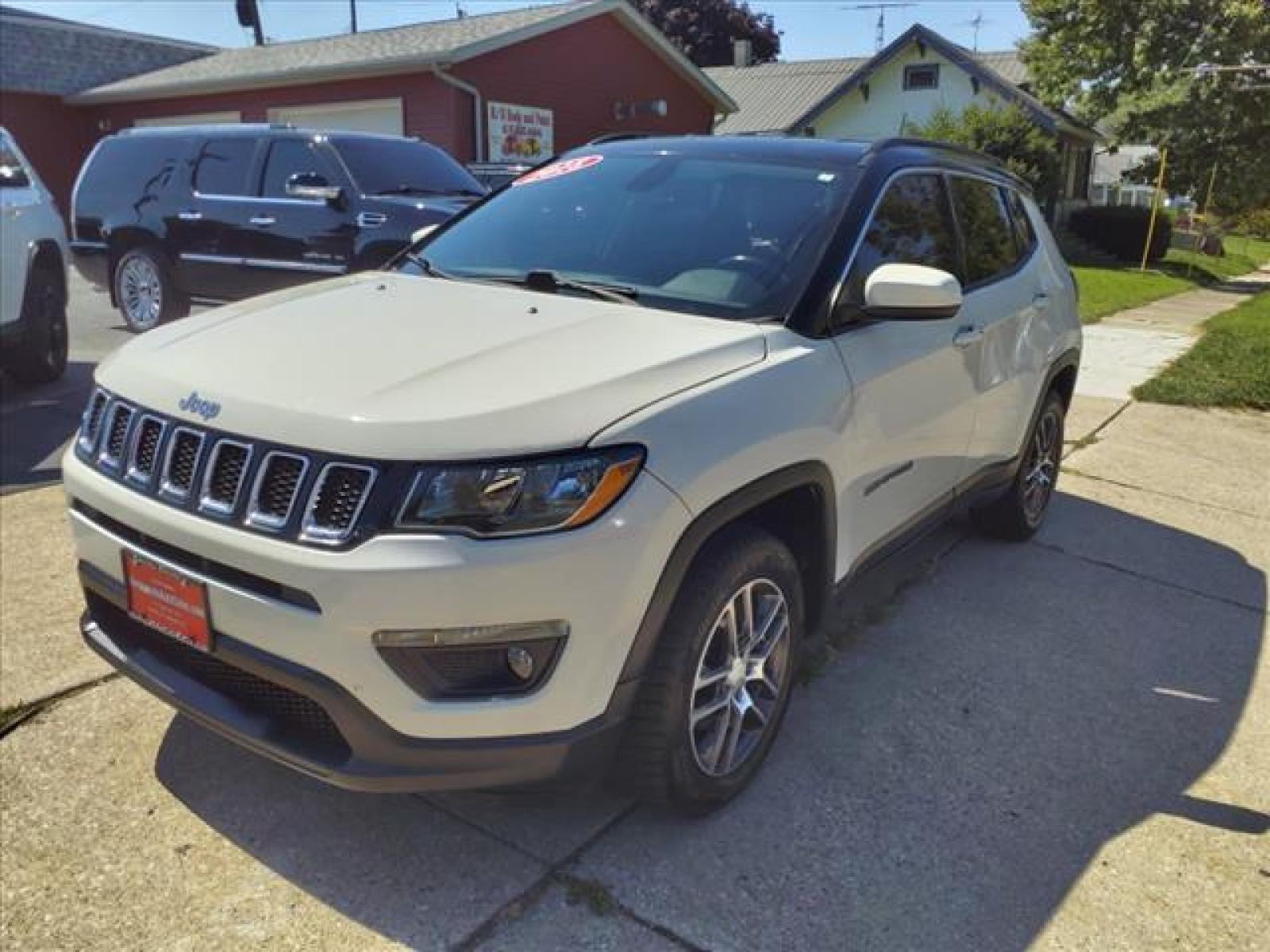 2018 White Clear Coat Jeep Compass Latitude (3C4NJDBB9JT) with an 2.4L Tigershark 2.4L I4 180hp Sequential Multiport Fuel Injection engine, Automatic transmission, located at 5505 N. Summit St., Toledo, OH, 43611, (419) 729-2688, 41.654953, -83.530014 - Photo #20