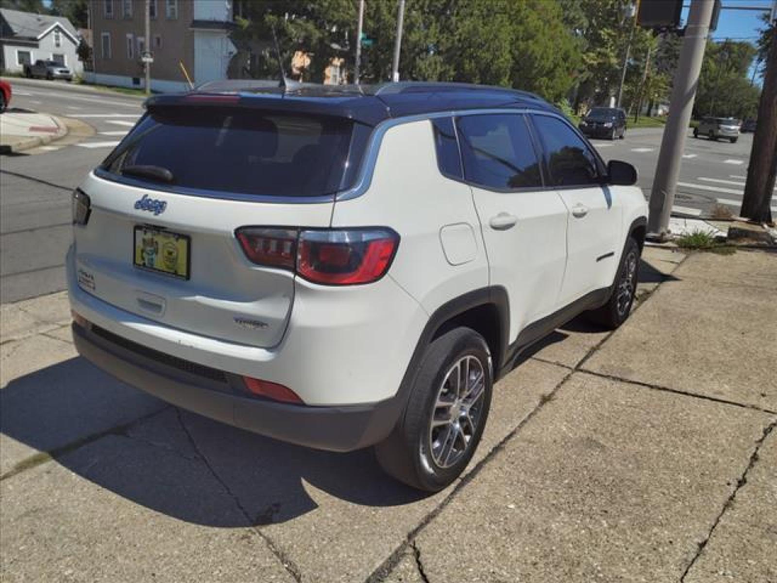 2018 White Clear Coat Jeep Compass Latitude (3C4NJDBB9JT) with an 2.4L Tigershark 2.4L I4 180hp Sequential Multiport Fuel Injection engine, Automatic transmission, located at 5505 N. Summit St., Toledo, OH, 43611, (419) 729-2688, 41.654953, -83.530014 - Photo #24