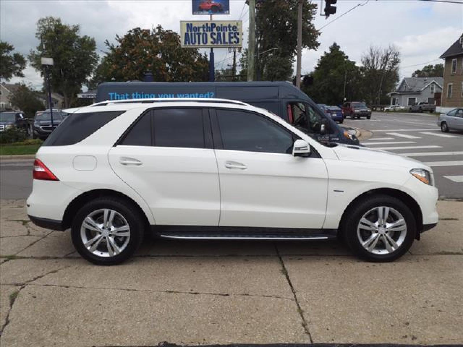 2012 Diamond White Metallic Mercedes-Benz M-Class ML 350 (4JGDA5HB9CA) with an 3.5L 3.5L V6 302hp 273ft. lbs. Direct Injection engine, 7-Speed Shiftable Automatic transmission, located at 5505 N. Summit St., Toledo, OH, 43611, (419) 729-2688, 41.654953, -83.530014 - Photo #0