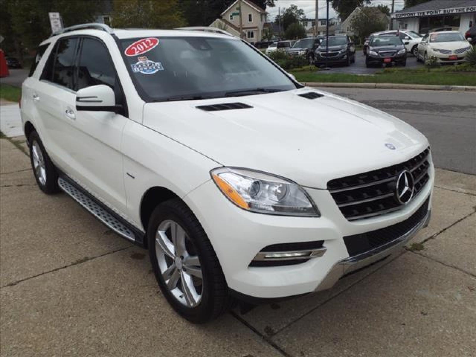 2012 Diamond White Metallic Mercedes-Benz M-Class ML 350 (4JGDA5HB9CA) with an 3.5L 3.5L V6 302hp 273ft. lbs. Direct Injection engine, 7-Speed Shiftable Automatic transmission, located at 5505 N. Summit St., Toledo, OH, 43611, (419) 729-2688, 41.654953, -83.530014 - Photo #18