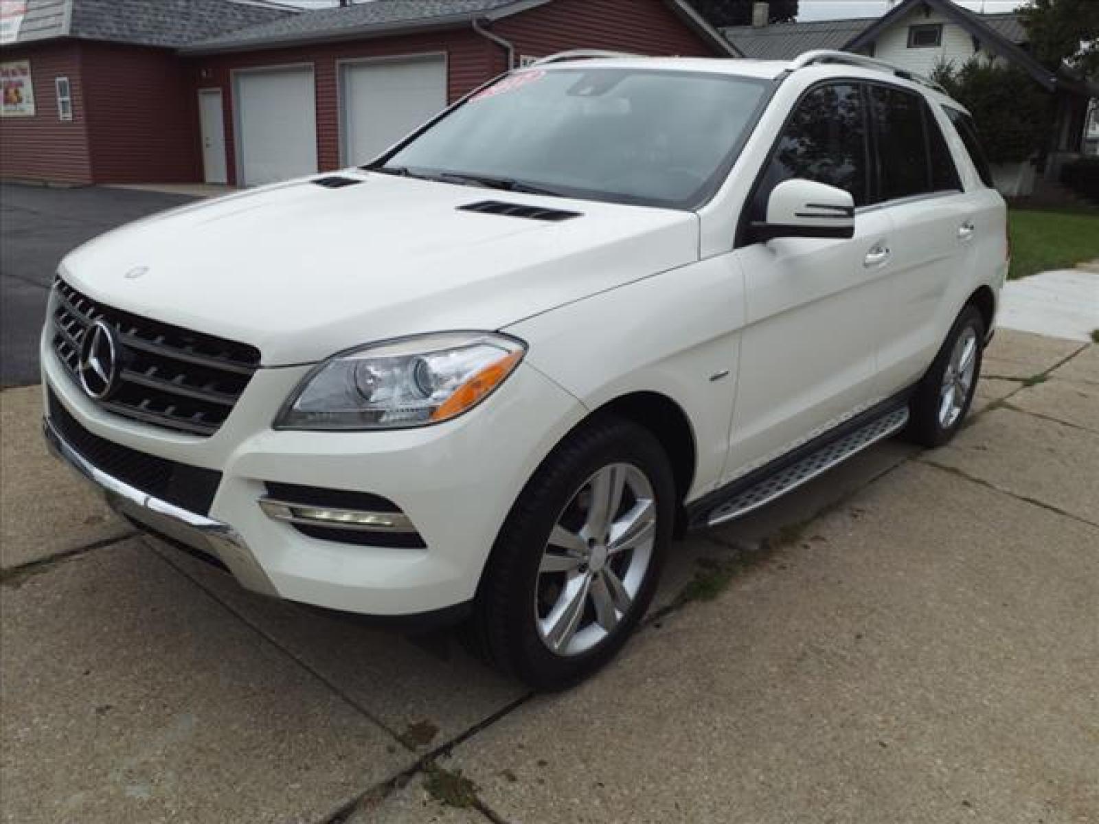 2012 Diamond White Metallic Mercedes-Benz M-Class ML 350 (4JGDA5HB9CA) with an 3.5L 3.5L V6 302hp 273ft. lbs. Direct Injection engine, 7-Speed Shiftable Automatic transmission, located at 5505 N. Summit St., Toledo, OH, 43611, (419) 729-2688, 41.654953, -83.530014 - Photo #20