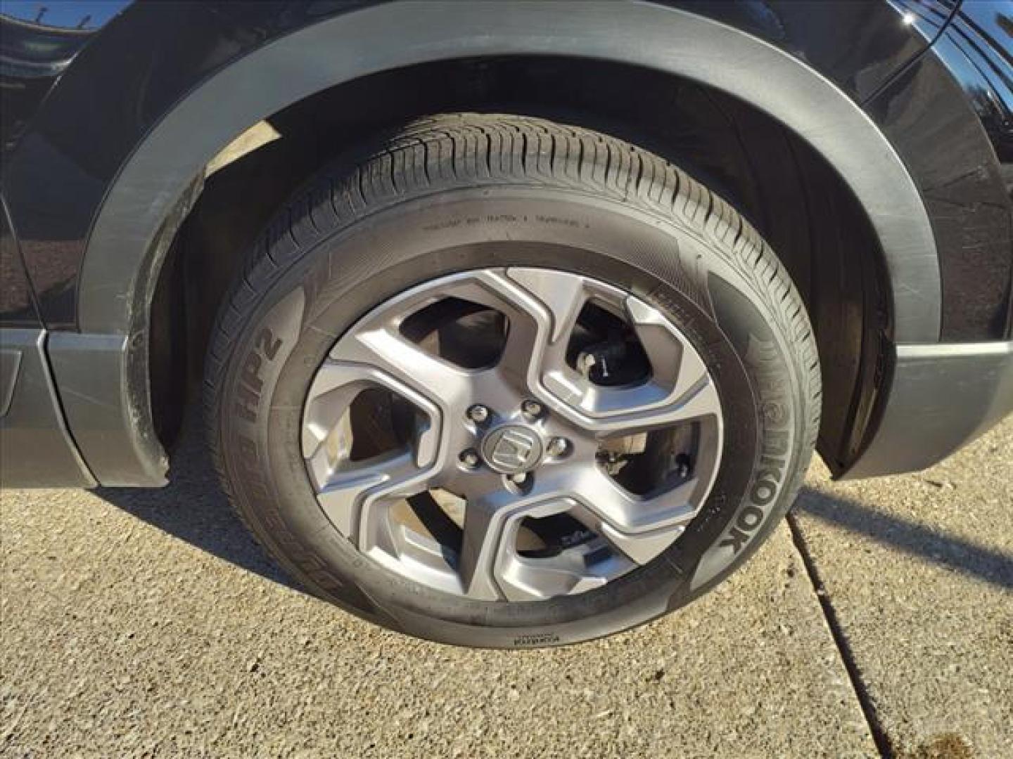2017 Crystal Black Pearl Bk Honda CR-V AWD EX-L (2HKRW2H8XHH) with an 1.5L 1.5L Turbo I4 190hp 179ft. lbs. Direct Injection engine, CVT transmission, located at 5505 N. Summit St., Toledo, OH, 43611, (419) 729-2688, 41.654953, -83.530014 - Photo#27