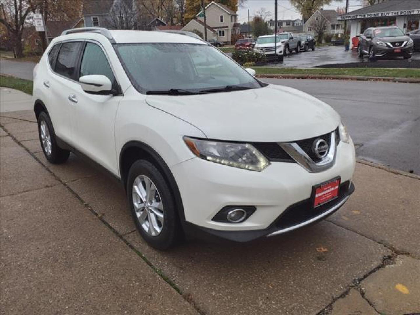 2016 Pearl White Qab Nissan Rouge AWD SV (5N1AT2MV0GC) with an 2.5L 2.5L I4 170hp 175ft. lbs. Sequential Multiport Fuel Injection engine, CVT transmission, located at 5505 N. Summit St., Toledo, OH, 43611, (419) 729-2688, 41.654953, -83.530014 - Photo#18