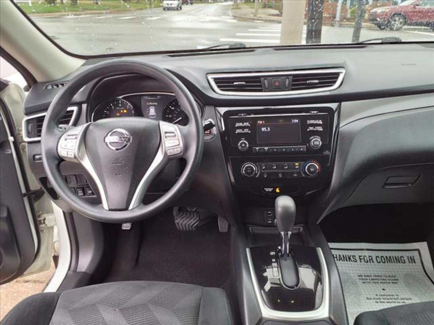 2016 Pearl White Qab Nissan Rouge AWD SV (5N1AT2MV0GC) with an 2.5L 2.5L I4 170hp 175ft. lbs. Sequential Multiport Fuel Injection engine, CVT transmission, located at 5505 N. Summit St., Toledo, OH, 43611, (419) 729-2688, 41.654953, -83.530014 - Photo#4
