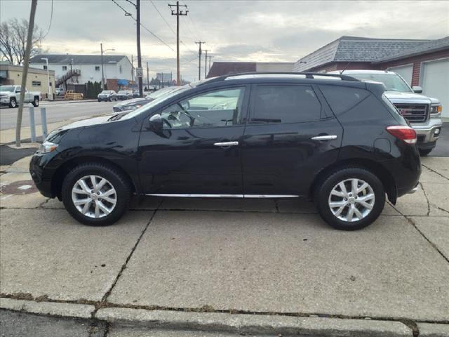 2014 Super Black Kh3 Nissan Murano SV AWD (JN8AZ1MW3EW) with an 3.5L 3.5L V6 260hp 240ft. lbs. Fuel Injected engine, Automatic transmission, located at 5505 N. Summit St., Toledo, OH, 43611, (419) 729-2688, 41.654953, -83.530014 - Photo#23