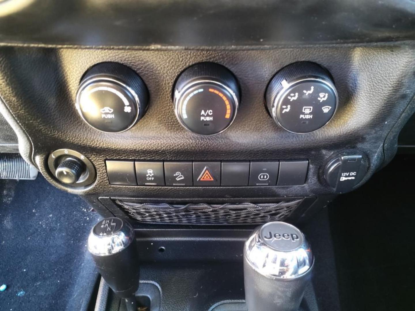 2011 Mango Tango Pearl Coat Pvg Jeep Wrangler Unlimited 4x4 Sahara (1J4BA5H17BL) with an 3.8L 3.8L V6 202hp 237ft. lbs. Sequential Multiport Fuel Injection engine, 4-Speed Automatic transmission, located at 5505 N. Summit St., Toledo, OH, 43611, (419) 729-2688, 41.654953, -83.530014 - Photo#7