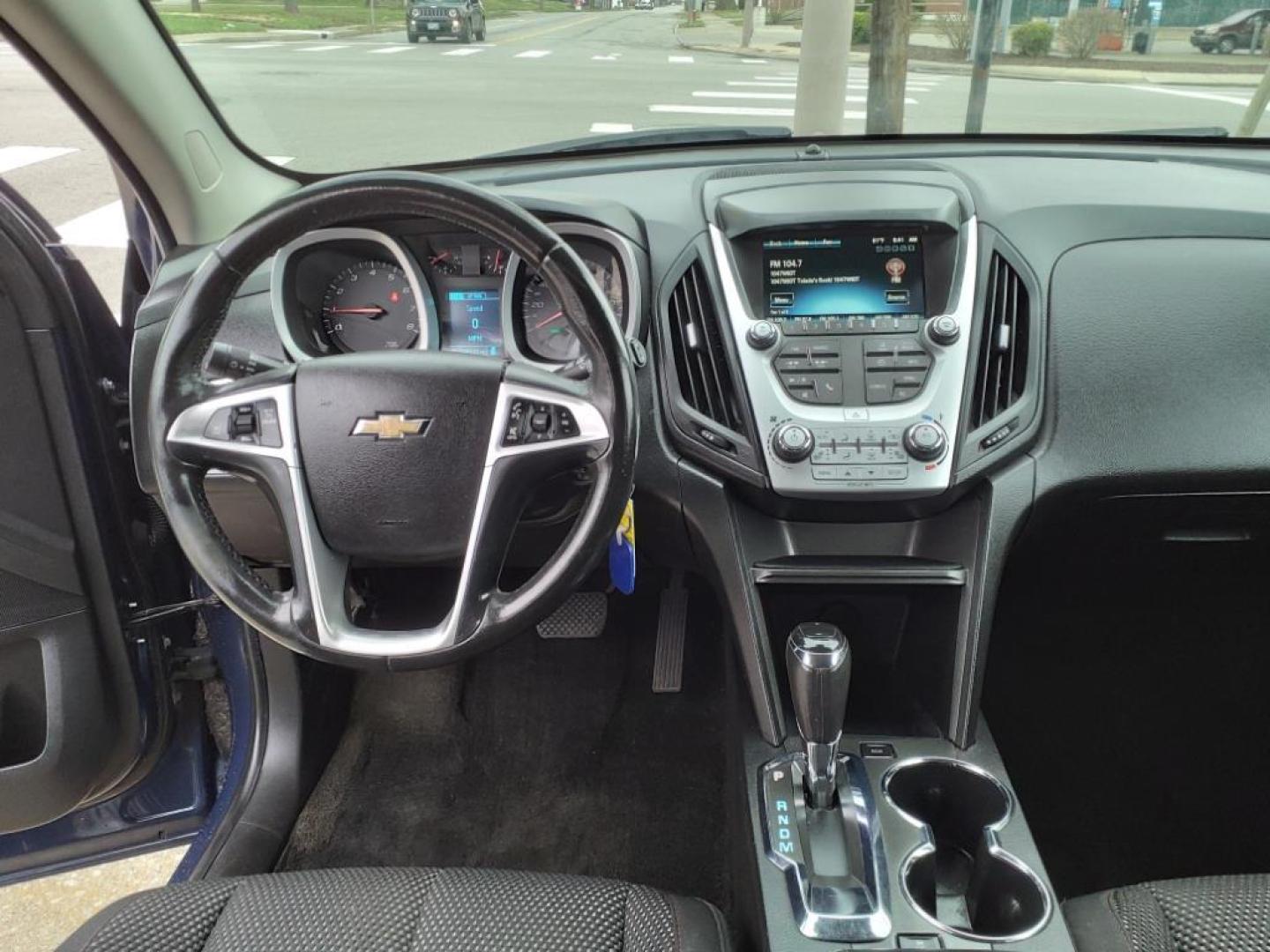 2017 Blue Velvet Metallic G1m Chevrolet Equinox LT (2GNALCEK6H6) with an 2.4L Ecotec 2.4L I4 182hp 172ft. lbs. Direct Injection engine, 6-Speed Shiftable Automatic transmission, located at 5505 N. Summit St., Toledo, OH, 43611, (419) 729-2688, 41.654953, -83.530014 - Photo#4