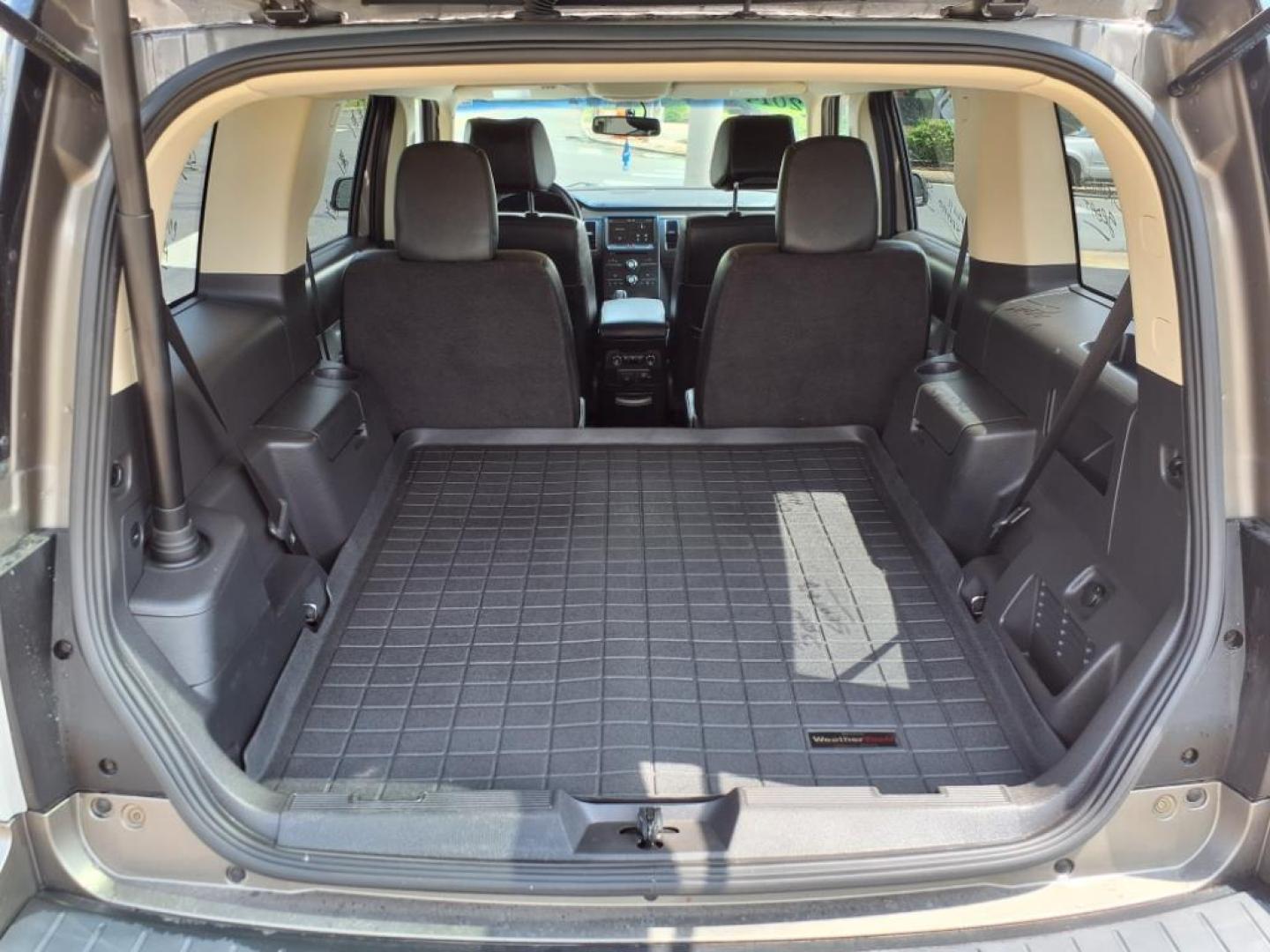 2014 Kodiak Brown Metallic J1 Ford Flex SEL (2FMGK5C86EB) with an 3.5L 3.5L V6 287hp 254ft. lbs. Sequential Multiport Fuel Injection engine, 6-Speed Shiftable Automatic transmission, located at 5505 N. Summit St., Toledo, OH, 43611, (419) 729-2688, 41.654953, -83.530014 - Photo#17