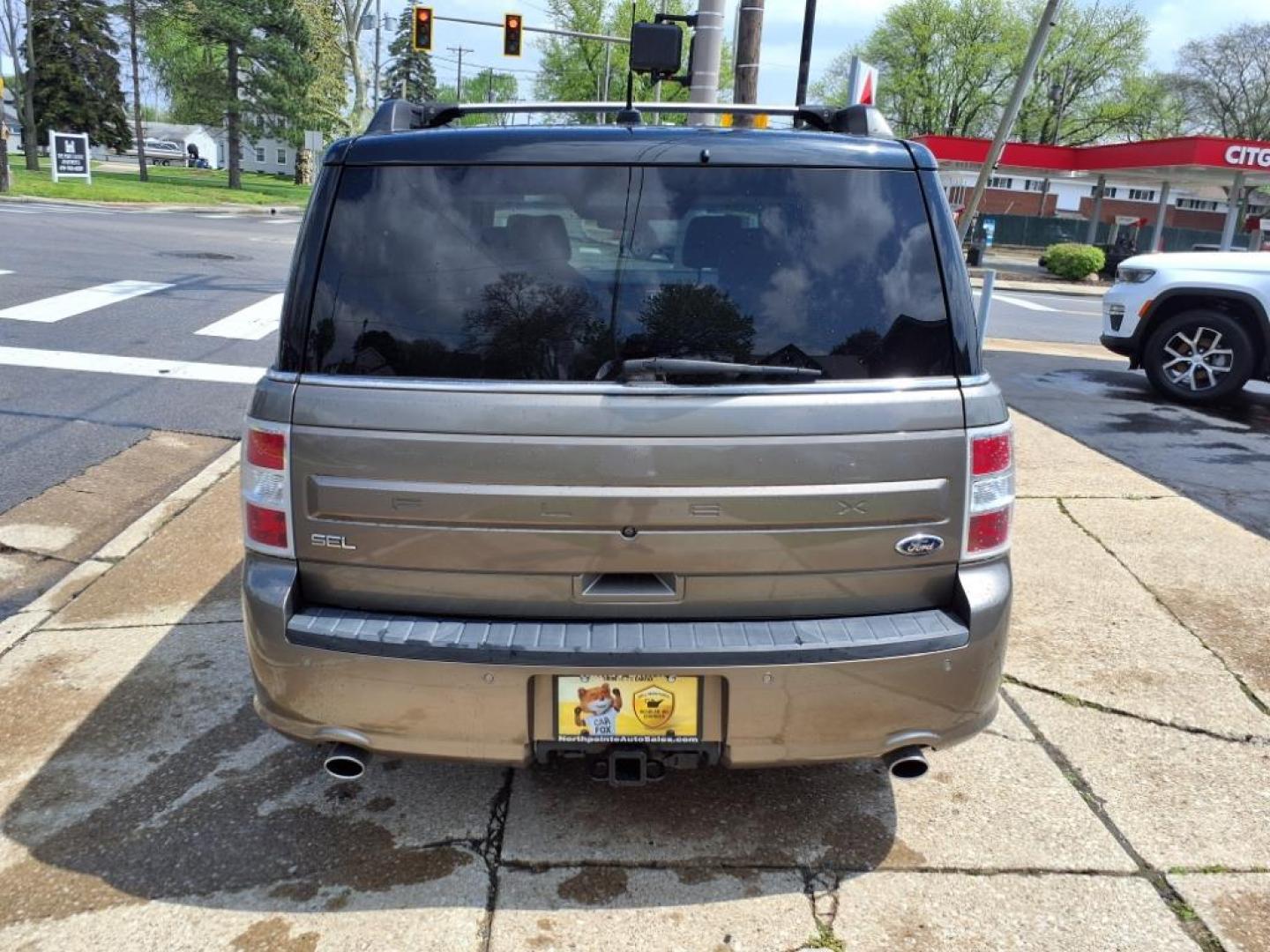 2014 Kodiak Brown Metallic J1 Ford Flex SEL (2FMGK5C86EB) with an 3.5L 3.5L V6 287hp 254ft. lbs. Sequential Multiport Fuel Injection engine, 6-Speed Shiftable Automatic transmission, located at 5505 N. Summit St., Toledo, OH, 43611, (419) 729-2688, 41.654953, -83.530014 - Photo#24