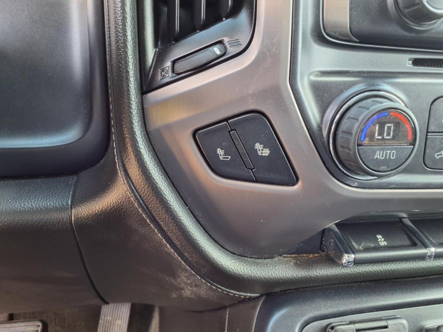 2015 Gray Metallic GMC Sierra 1500 SLE (1GTV2UEC0FZ) with an 5.3L EcoTec3 5.3L V8 355hp 383ft. lbs. Direct Injection engine, 6-Speed Shiftable Automatic w/Overdrive transmission, located at 5505 N. Summit St., Toledo, OH, 43611, (419) 729-2688, 41.654953, -83.530014 - Photo#10