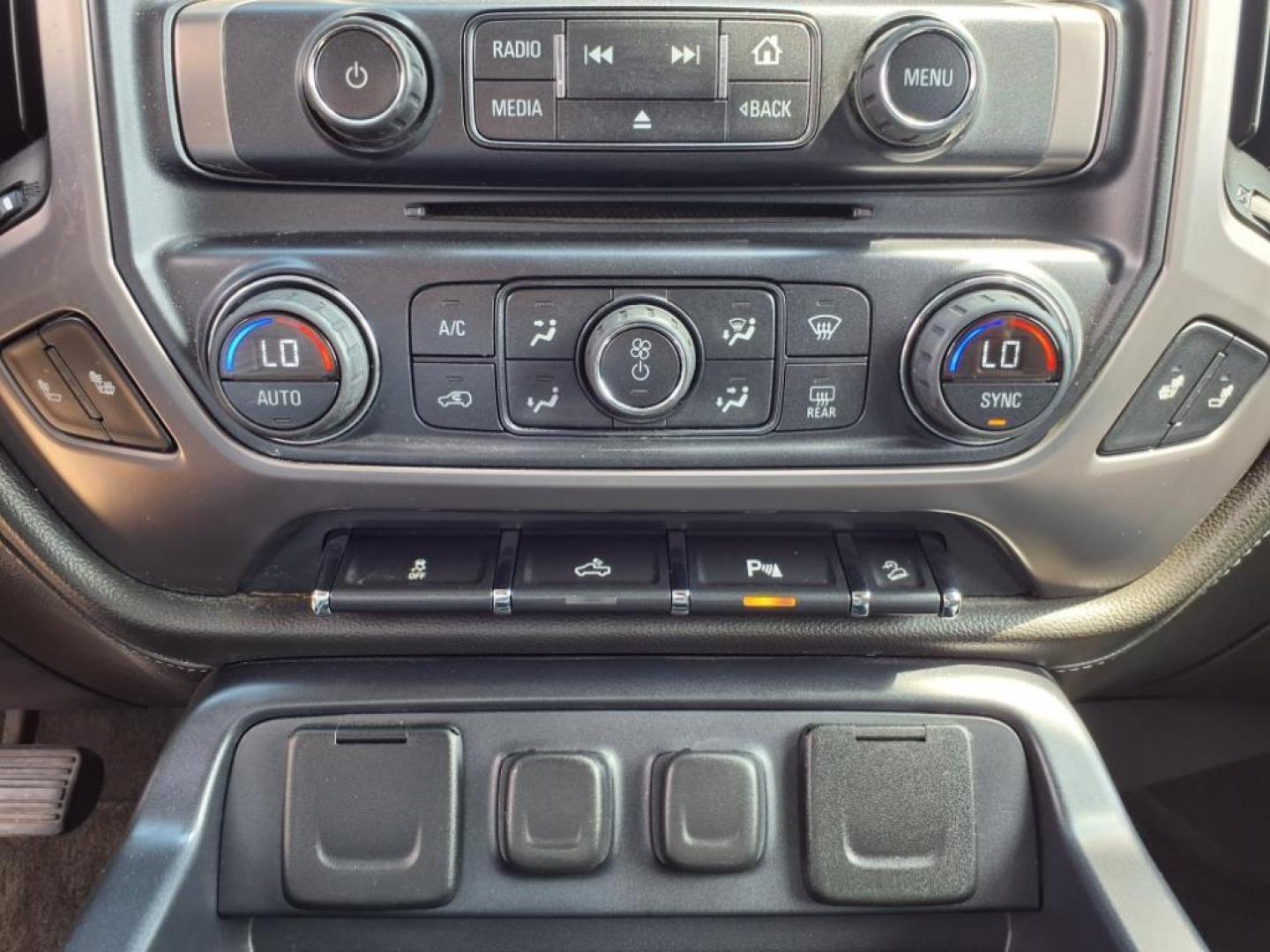 2015 Gray Metallic GMC Sierra 1500 SLE (1GTV2UEC0FZ) with an 5.3L EcoTec3 5.3L V8 355hp 383ft. lbs. Direct Injection engine, 6-Speed Shiftable Automatic w/Overdrive transmission, located at 5505 N. Summit St., Toledo, OH, 43611, (419) 729-2688, 41.654953, -83.530014 - Photo#11