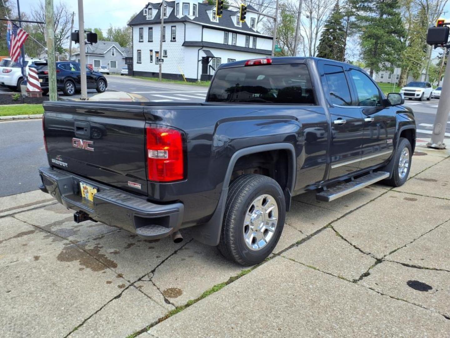 2015 Gray Metallic GMC Sierra 1500 SLE (1GTV2UEC0FZ) with an 5.3L EcoTec3 5.3L V8 355hp 383ft. lbs. Direct Injection engine, 6-Speed Shiftable Automatic w/Overdrive transmission, located at 5505 N. Summit St., Toledo, OH, 43611, (419) 729-2688, 41.654953, -83.530014 - Photo#23