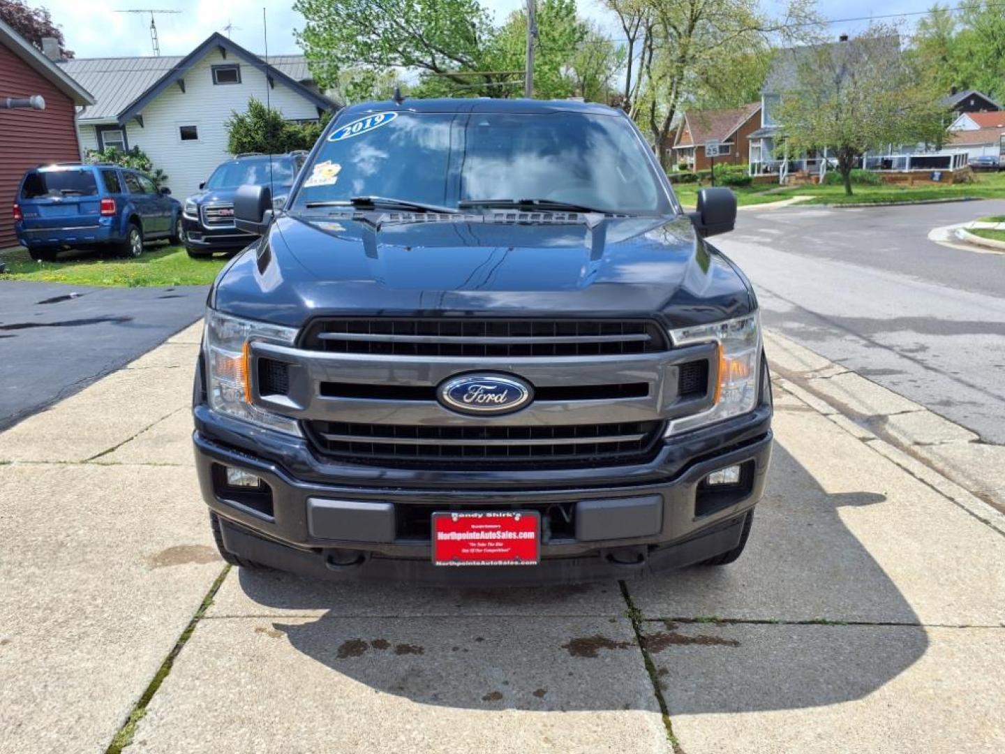 2019 Agate Black Um Ford F-150 XLT (1FTEW1EP3KF) with an 2.7L EcoBoost 2.7L Twin Turbo V6 325hp 400ft. lbs. Direct Injection engine, 10-Speed Shiftable Automatic transmission, located at 5505 N. Summit St., Toledo, OH, 43611, (419) 729-2688, 41.654953, -83.530014 - Photo#19