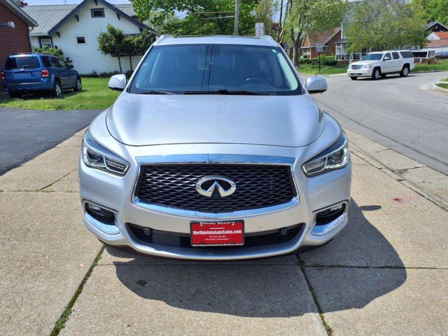 2017 Liquid Platinum INFINITI QX60 Base (5N1DL0MM1HC) with an 3.5L 3.5L V6 295hp 270ft. lbs. Direct Injection engine, 7-Speed Shiftable CVT transmission, located at 5505 N. Summit St., Toledo, OH, 43611, (419) 729-2688, 41.654953, -83.530014 - Photo#22