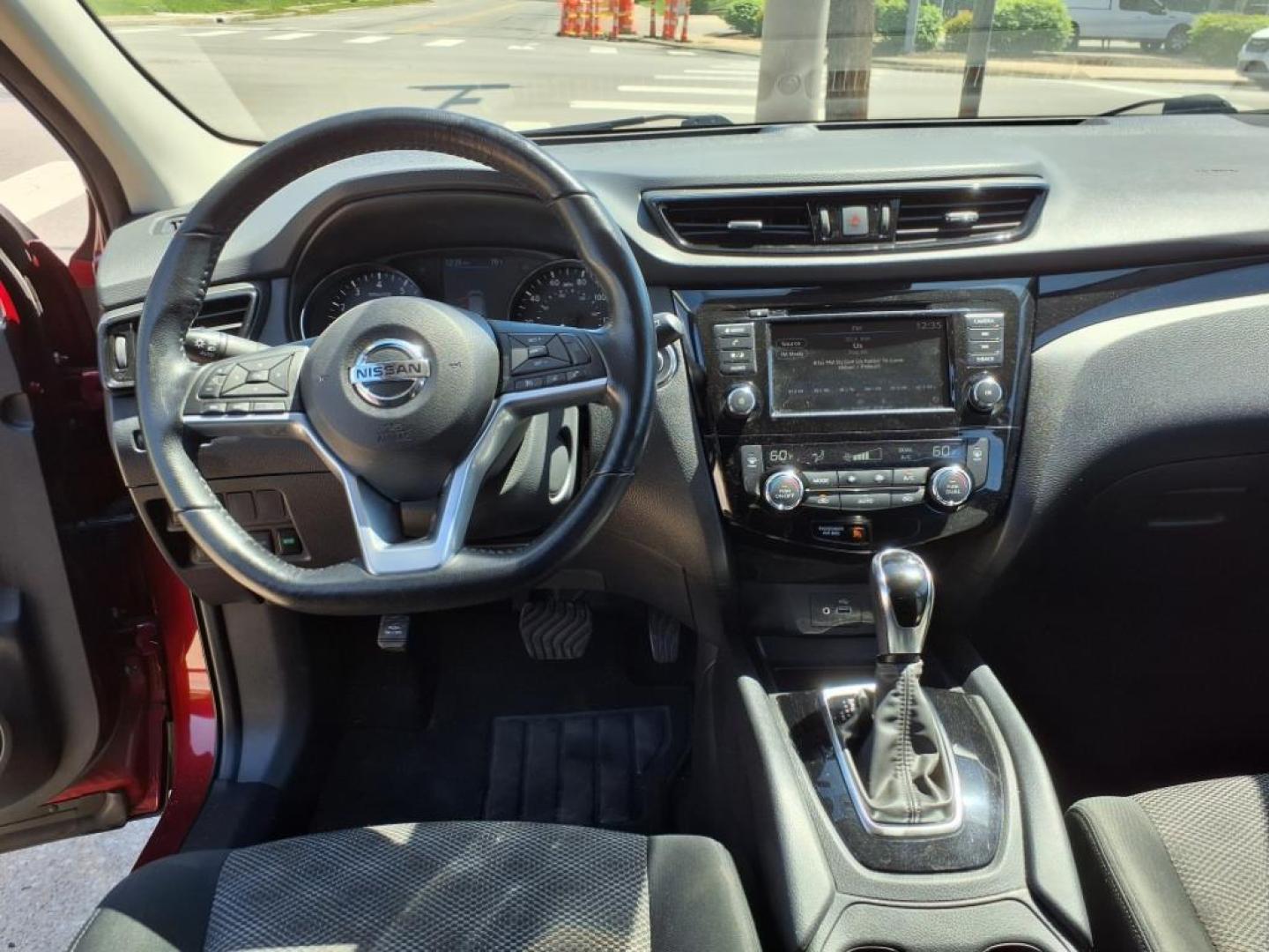 2022 Scarlet Ember Tintcoat Nissan Rogue Sport SV (JN1BJ1BV9NW) with an 2.0L 2.0L I4 141hp 147ft. lbs. Direct Injection engine, 7-Speed Shiftable CVT transmission, located at 5505 N. Summit St., Toledo, OH, 43611, (419) 729-2688, 41.654953, -83.530014 - Photo#4