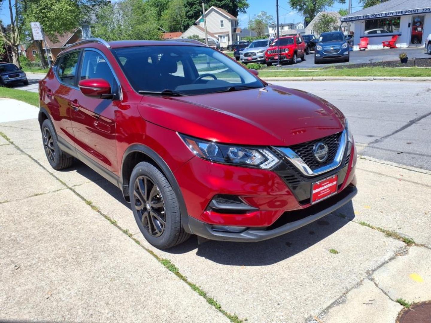 2022 Scarlet Ember Tintcoat Nissan Rogue Sport SV (JN1BJ1BV9NW) with an 2.0L 2.0L I4 141hp 147ft. lbs. Direct Injection engine, 7-Speed Shiftable CVT transmission, located at 5505 N. Summit St., Toledo, OH, 43611, (419) 729-2688, 41.654953, -83.530014 - Photo#17