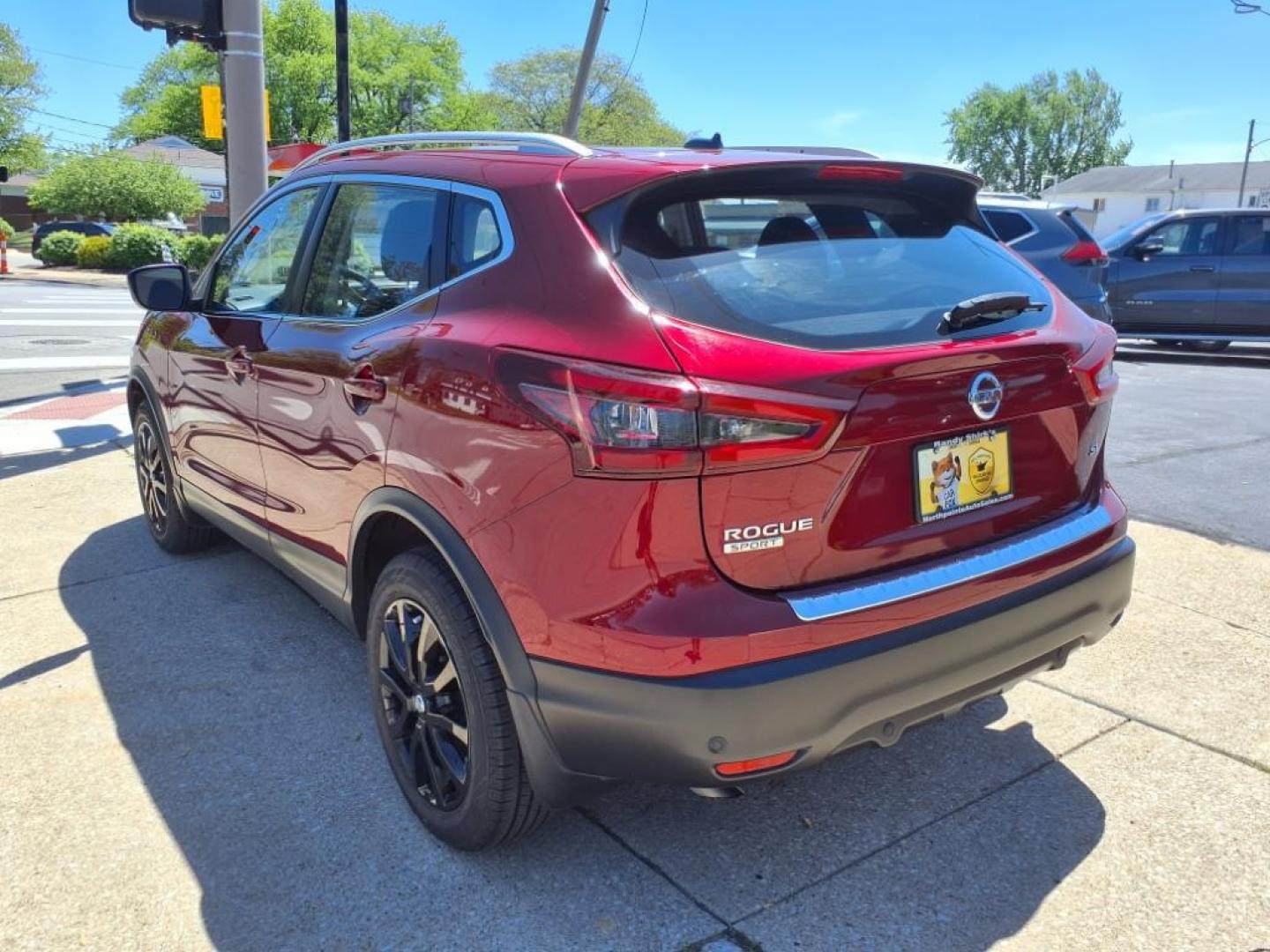 2022 Scarlet Ember Tintcoat Nissan Rogue Sport SV (JN1BJ1BV9NW) with an 2.0L 2.0L I4 141hp 147ft. lbs. Direct Injection engine, 7-Speed Shiftable CVT transmission, located at 5505 N. Summit St., Toledo, OH, 43611, (419) 729-2688, 41.654953, -83.530014 - Photo#21