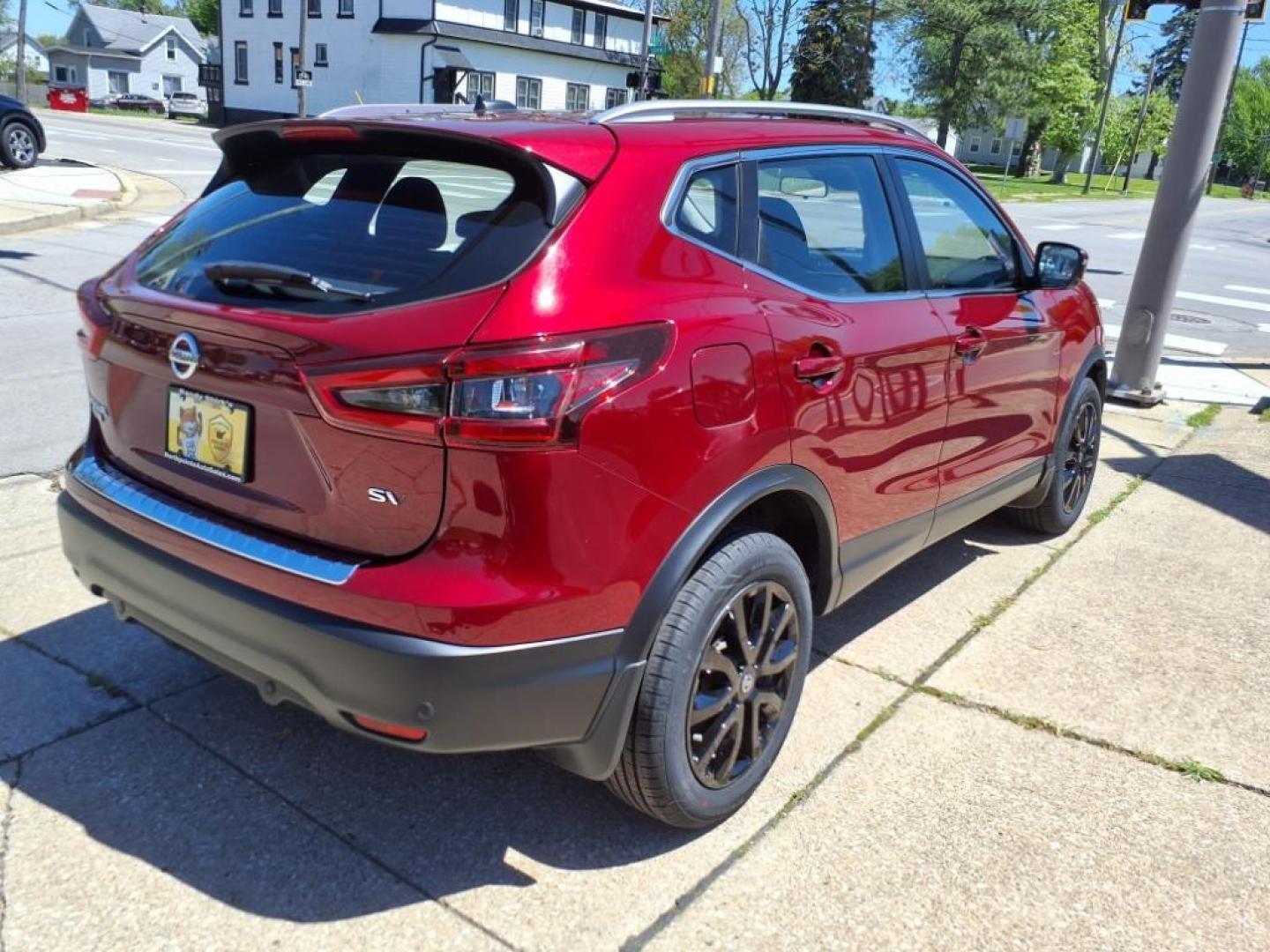 2022 Scarlet Ember Tintcoat Nissan Rogue Sport SV (JN1BJ1BV9NW) with an 2.0L 2.0L I4 141hp 147ft. lbs. Direct Injection engine, 7-Speed Shiftable CVT transmission, located at 5505 N. Summit St., Toledo, OH, 43611, (419) 729-2688, 41.654953, -83.530014 - Photo#23