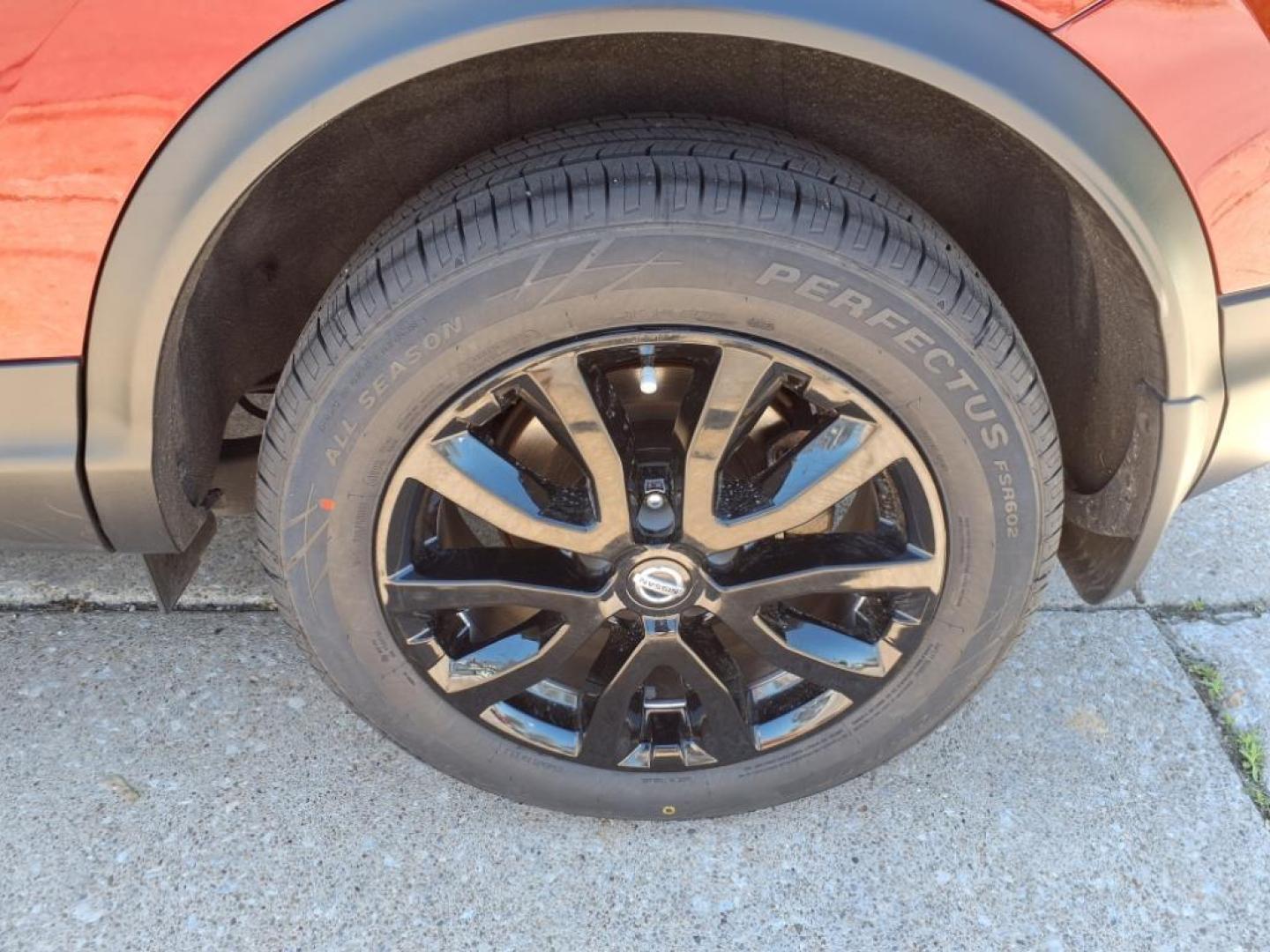 2022 Scarlet Ember Tintcoat Nissan Rogue Sport SV (JN1BJ1BV9NW) with an 2.0L 2.0L I4 141hp 147ft. lbs. Direct Injection engine, 7-Speed Shiftable CVT transmission, located at 5505 N. Summit St., Toledo, OH, 43611, (419) 729-2688, 41.654953, -83.530014 - Photo#27