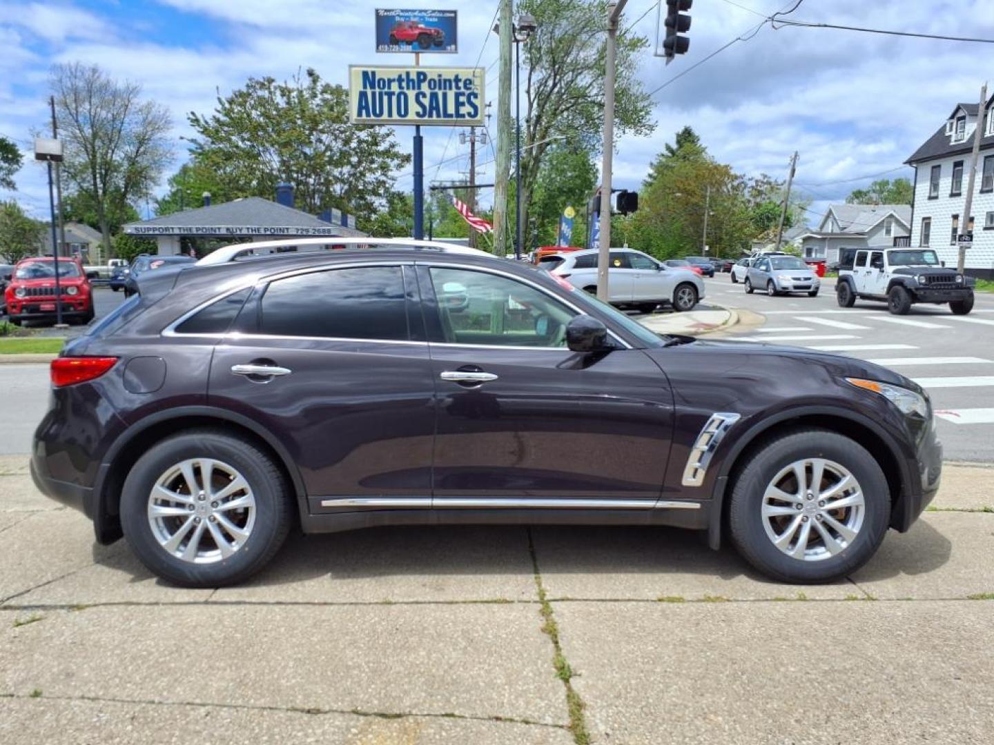 2013 Umbria Twilight INFINITI FX37 AWD Base (JN8CS1MW1DM) with an 3.7L 3.7L V6 325hp 267ft. lbs. Direct Injection engine, 7-Speed Shiftable Automatic transmission, located at 5505 N. Summit St., Toledo, OH, 43611, (419) 729-2688, 41.654953, -83.530014 - Photo#0