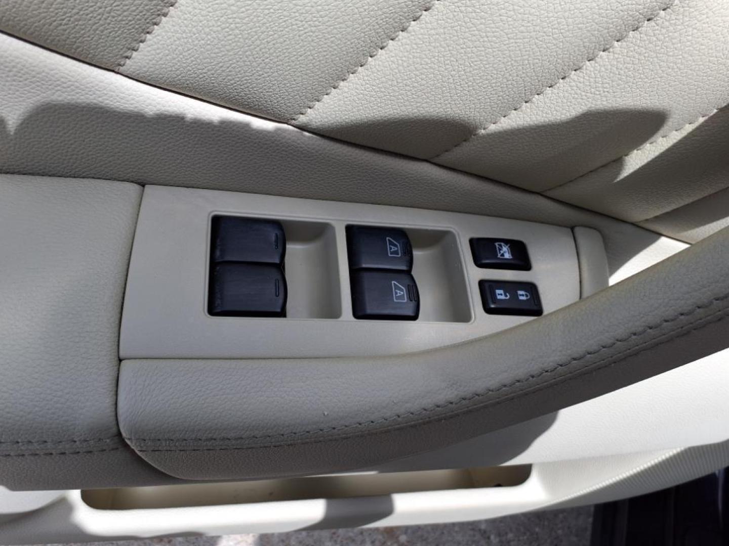 2013 Umbria Twilight INFINITI FX37 AWD Base (JN8CS1MW1DM) with an 3.7L 3.7L V6 325hp 267ft. lbs. Direct Injection engine, 7-Speed Shiftable Automatic transmission, located at 5505 N. Summit St., Toledo, OH, 43611, (419) 729-2688, 41.654953, -83.530014 - Photo#7