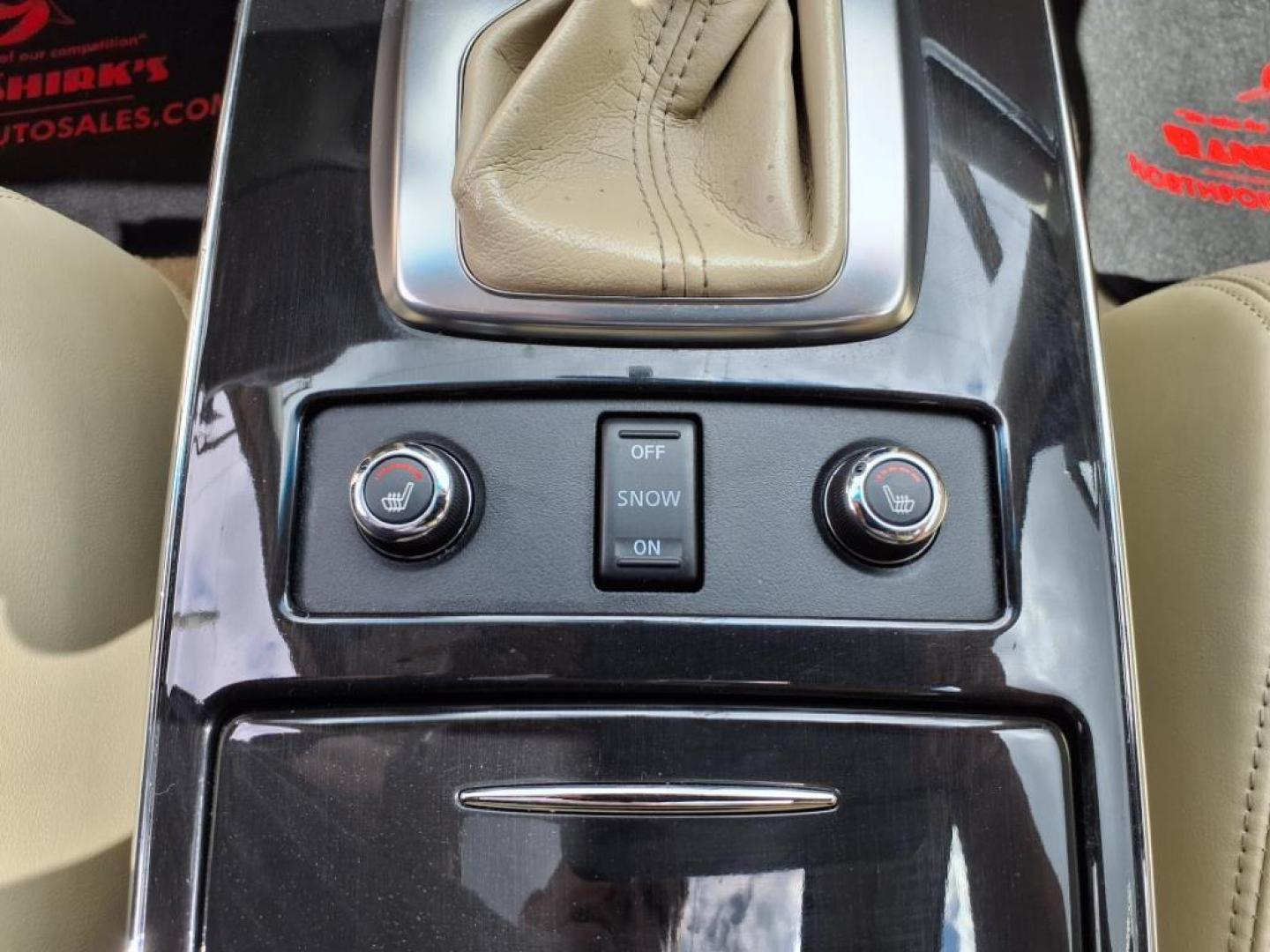 2013 Umbria Twilight INFINITI FX37 AWD Base (JN8CS1MW1DM) with an 3.7L 3.7L V6 325hp 267ft. lbs. Direct Injection engine, 7-Speed Shiftable Automatic transmission, located at 5505 N. Summit St., Toledo, OH, 43611, (419) 729-2688, 41.654953, -83.530014 - Photo#13
