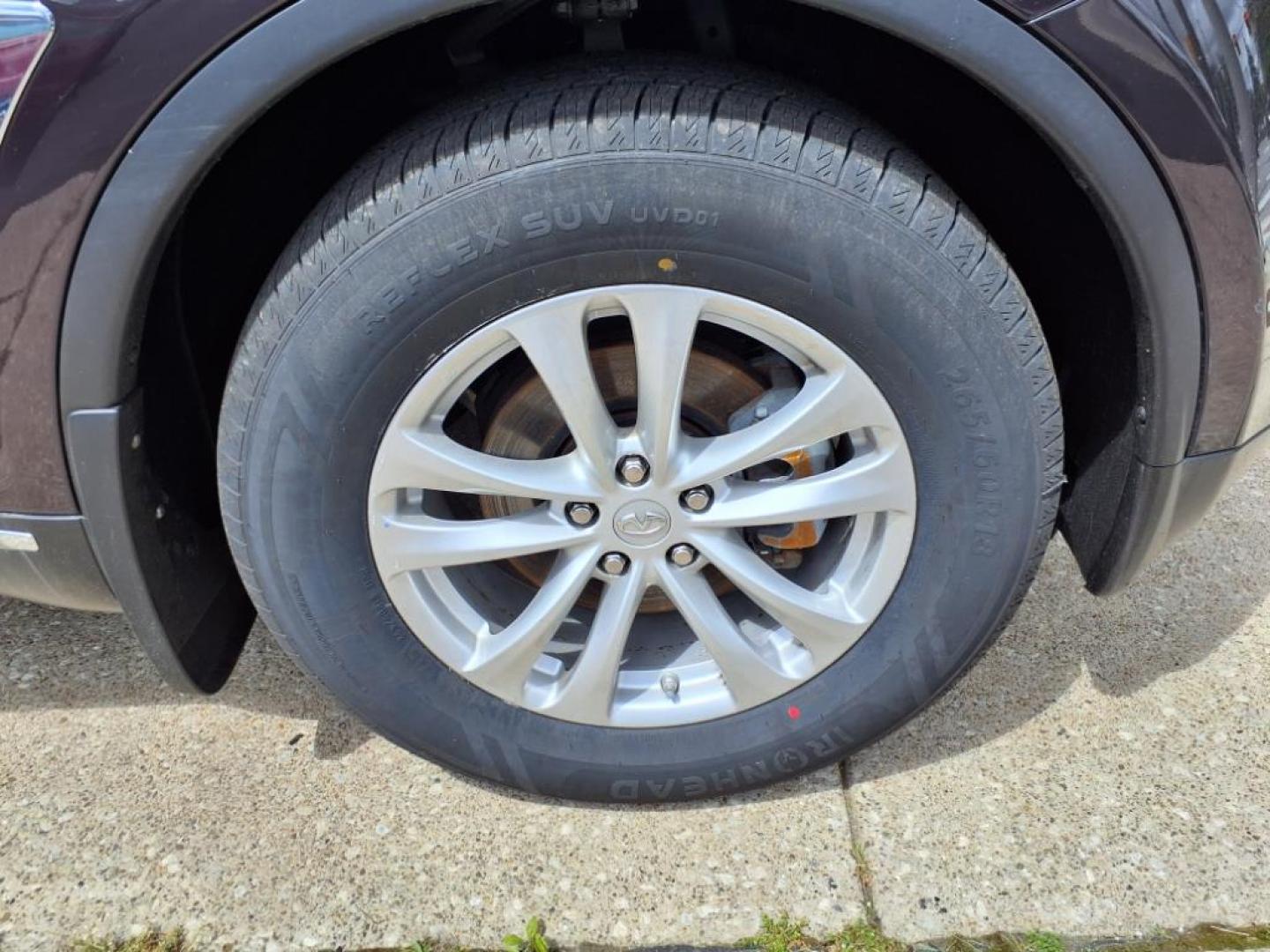 2013 Umbria Twilight INFINITI FX37 AWD Base (JN8CS1MW1DM) with an 3.7L 3.7L V6 325hp 267ft. lbs. Direct Injection engine, 7-Speed Shiftable Automatic transmission, located at 5505 N. Summit St., Toledo, OH, 43611, (419) 729-2688, 41.654953, -83.530014 - Photo#30
